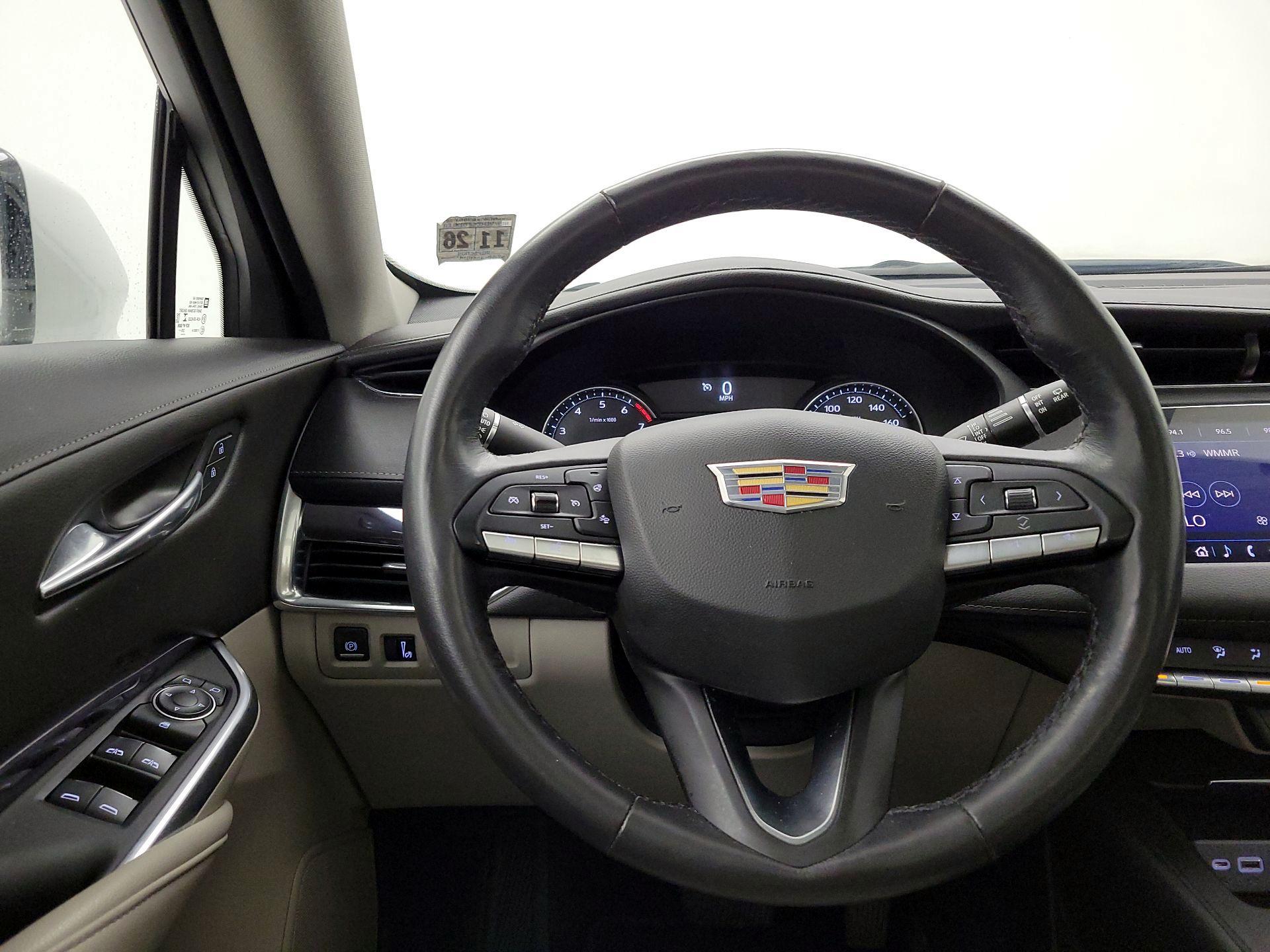 Thumbnail: 2021 Cadillac XT4 - 10