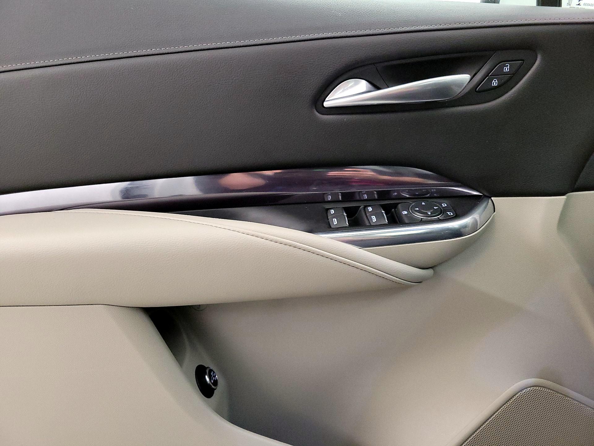 Thumbnail: 2021 Cadillac XT4 - 12