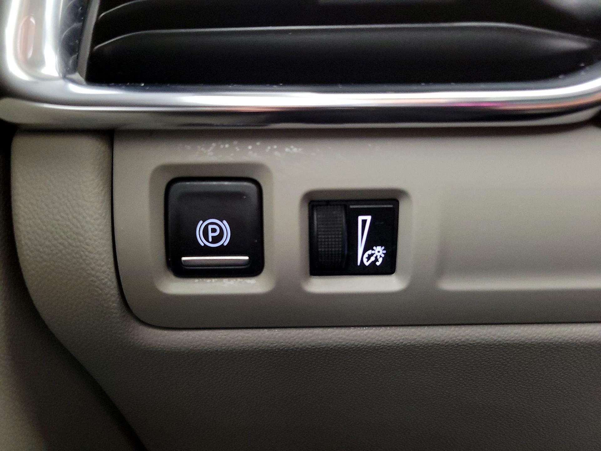 Thumbnail: 2021 Cadillac XT4 - 13