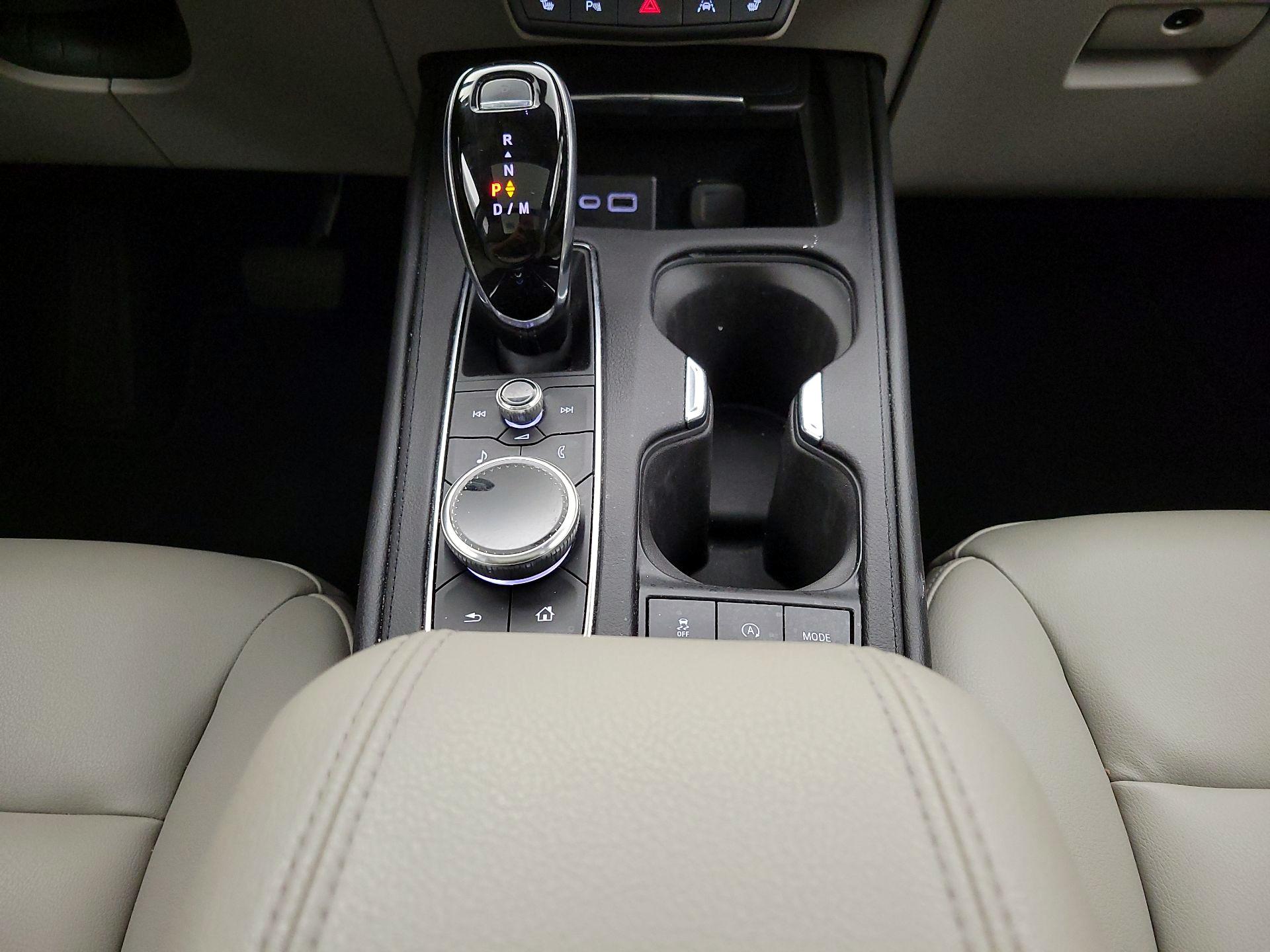 Thumbnail: 2021 Cadillac XT4 - 17