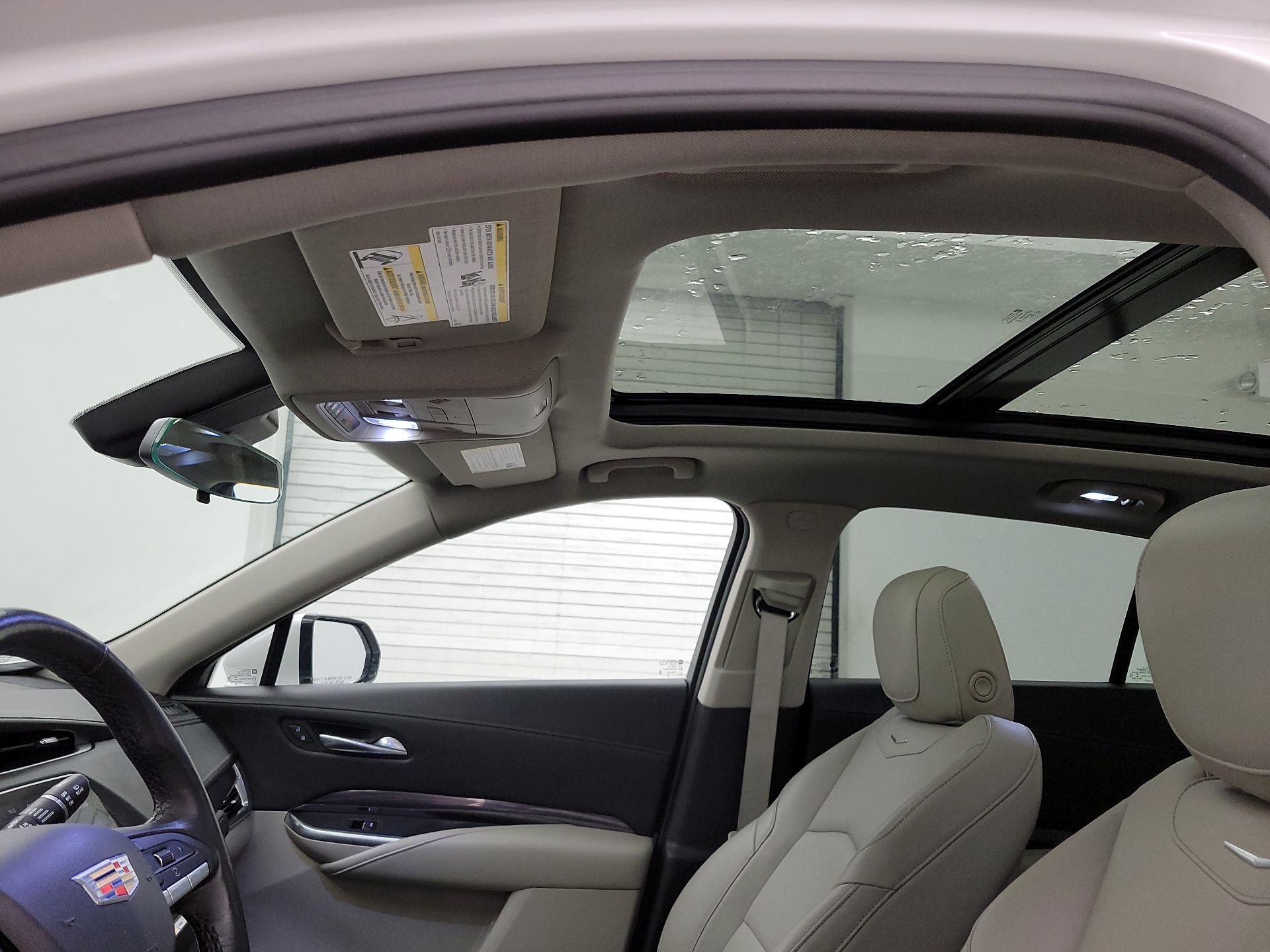 Thumbnail: 2021 Cadillac XT4 - 19