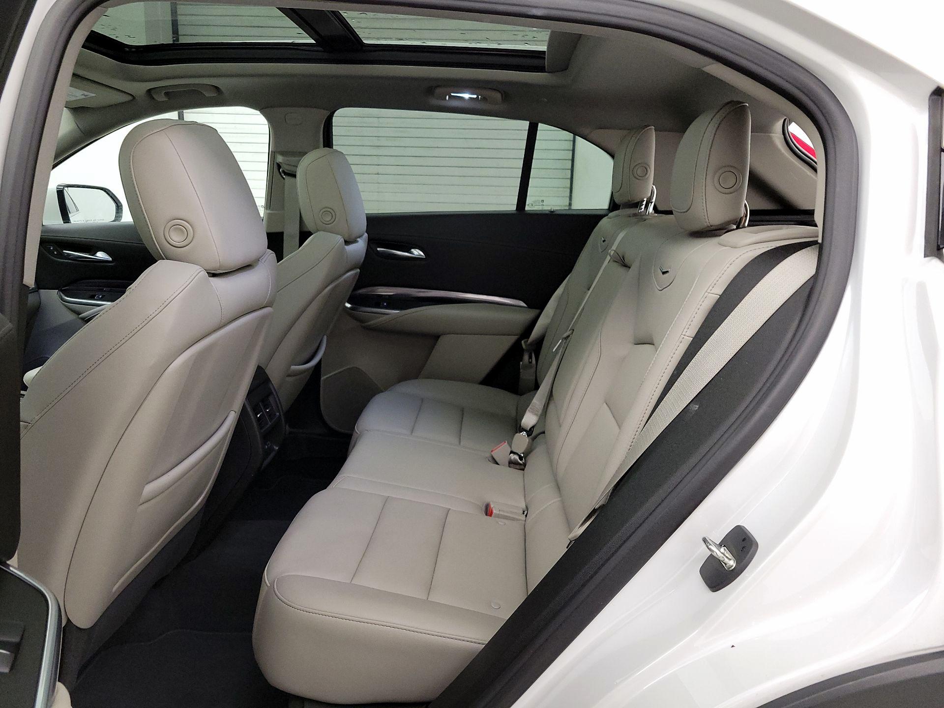 Thumbnail: 2021 Cadillac XT4 - 20