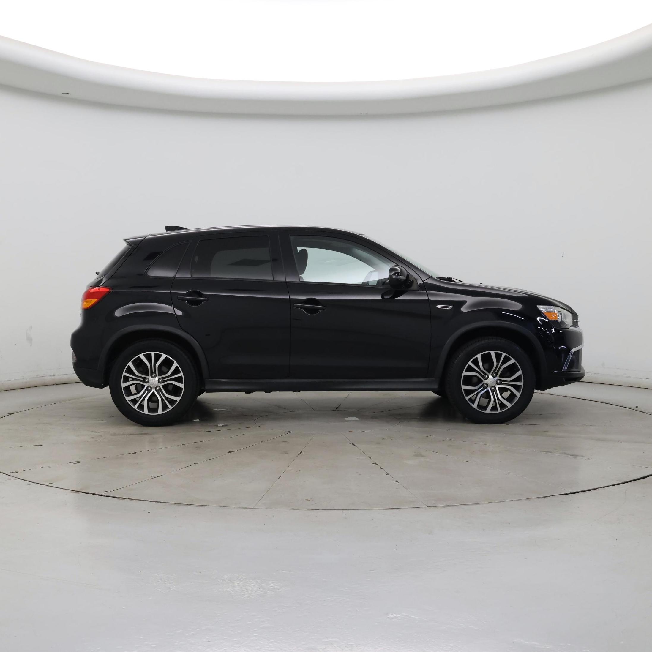 Thumbnail: 2019 Mitsubishi Outlander Sport - 7