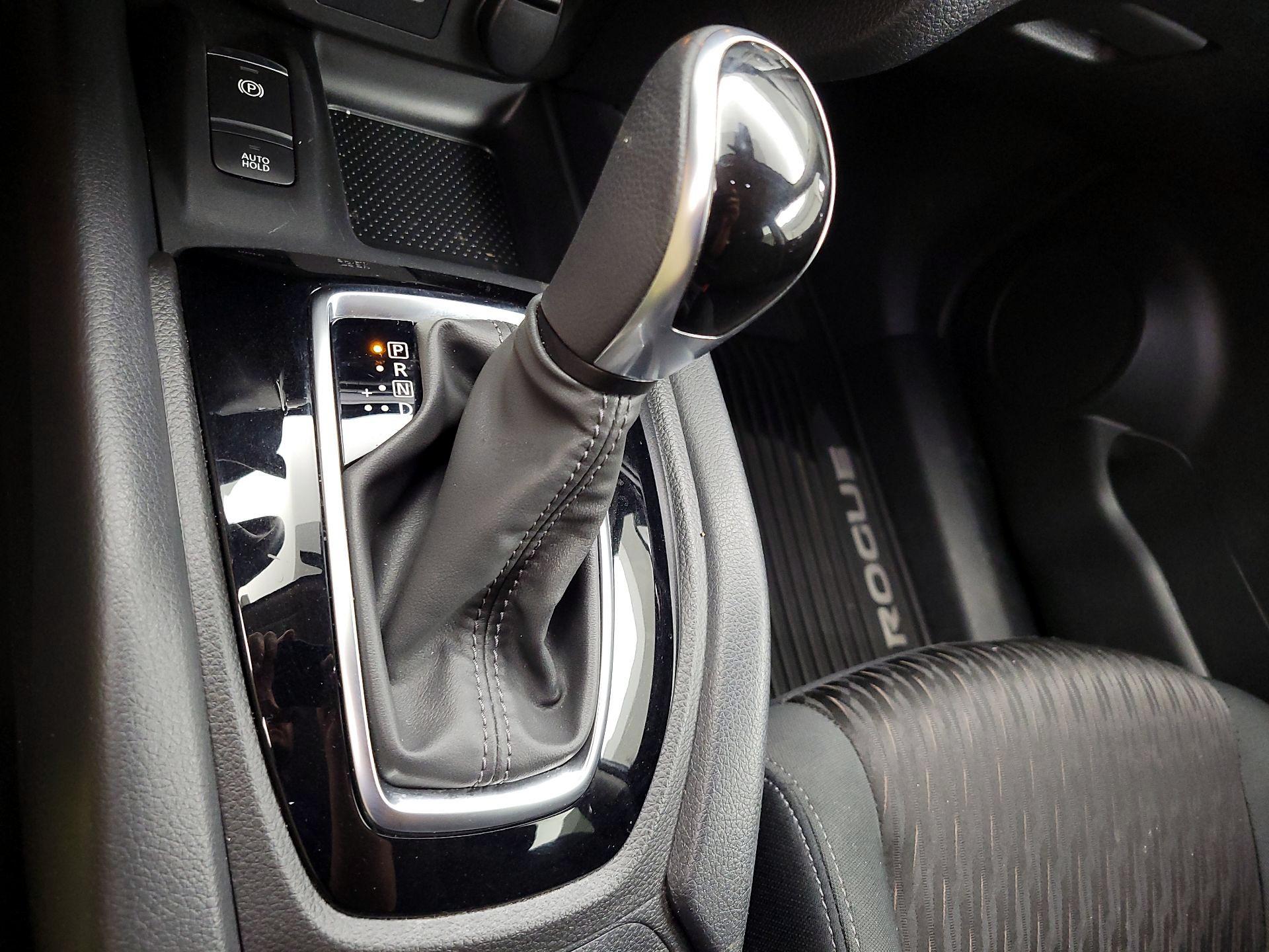 Thumbnail: 2020 Nissan Rogue - 18