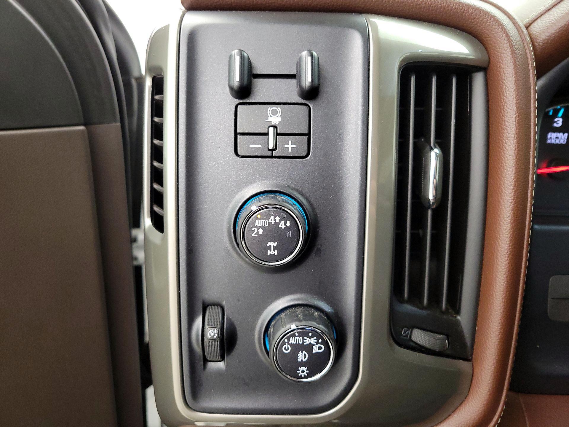 Thumbnail: 2017 Chevrolet Silverado 1500 - 13