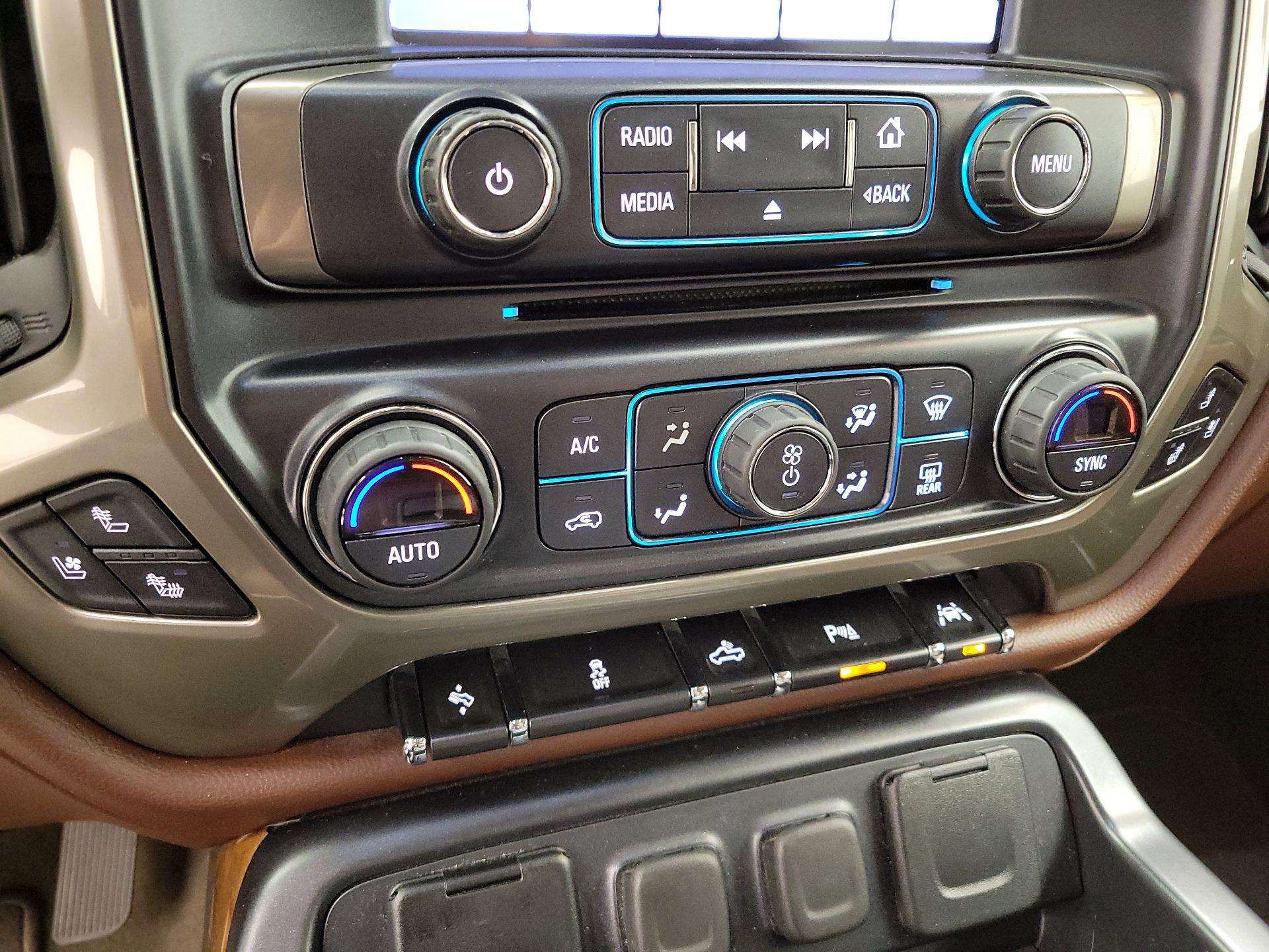 Thumbnail: 2017 Chevrolet Silverado 1500 - 16