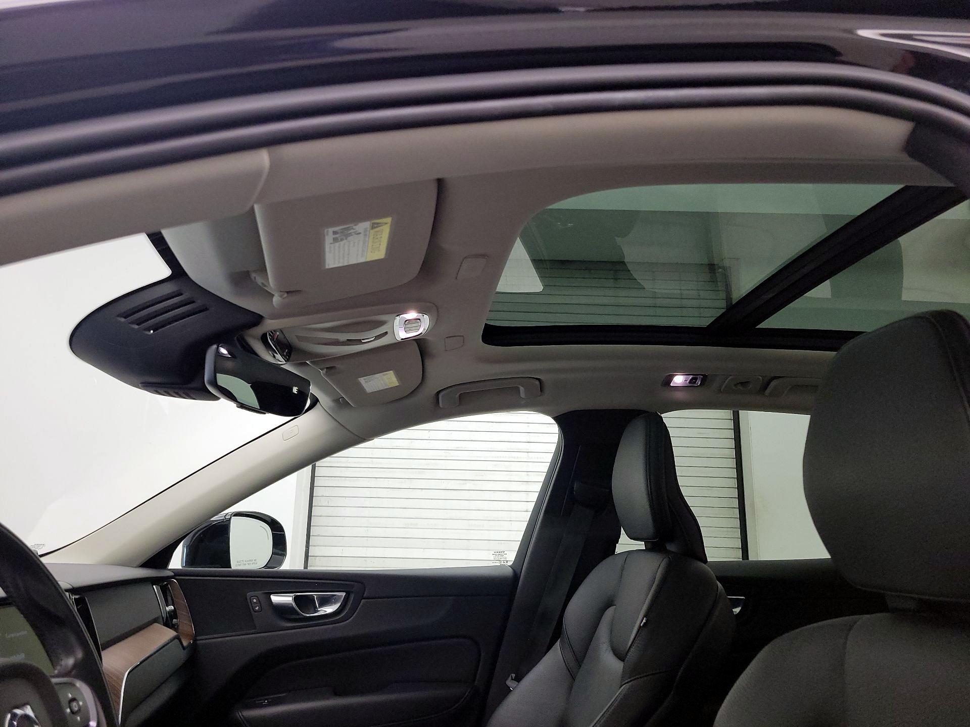 Thumbnail: 2021 Volvo XC60 - 19
