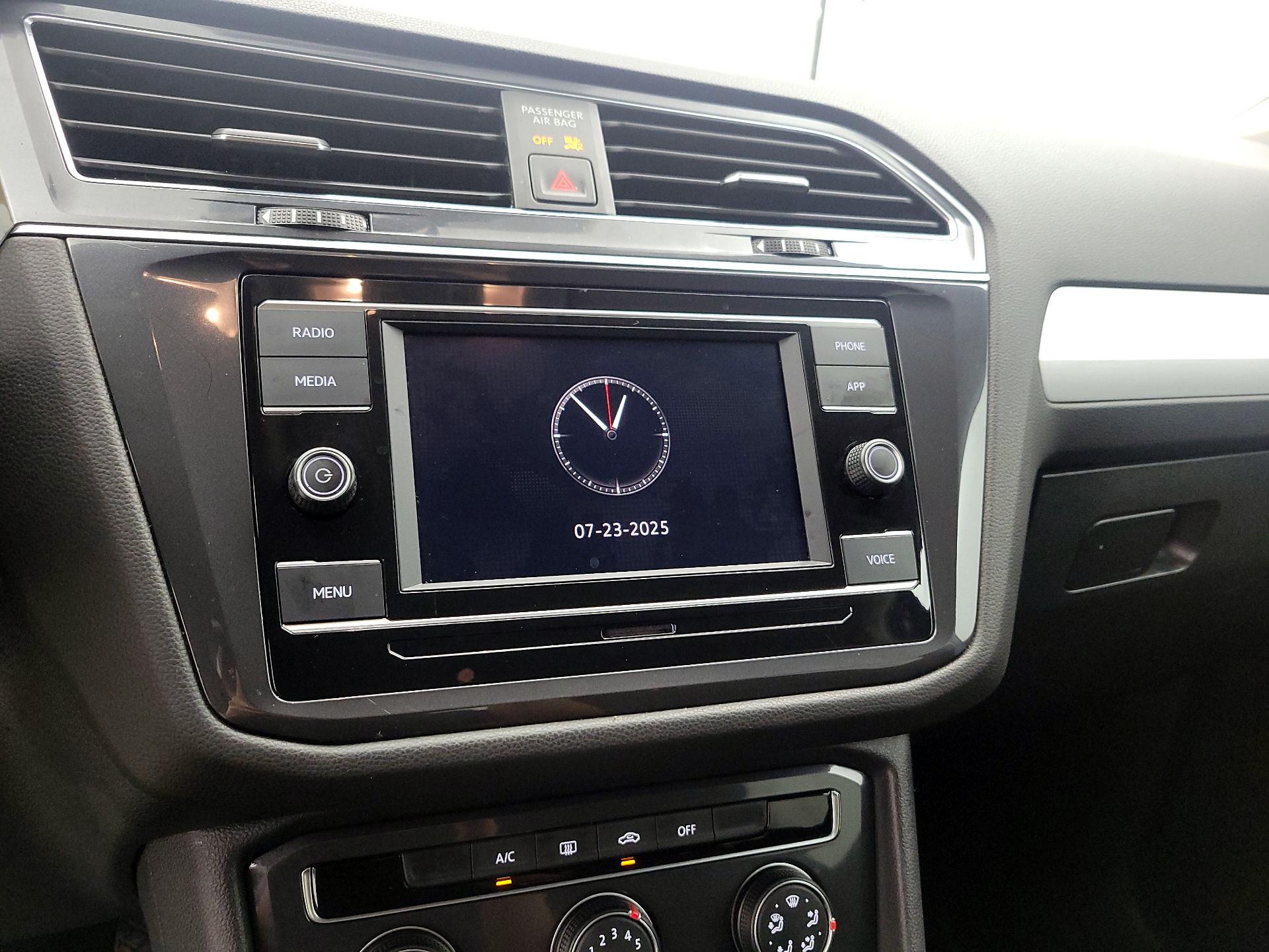 Thumbnail: 2021 Volkswagen Tiguan - 15