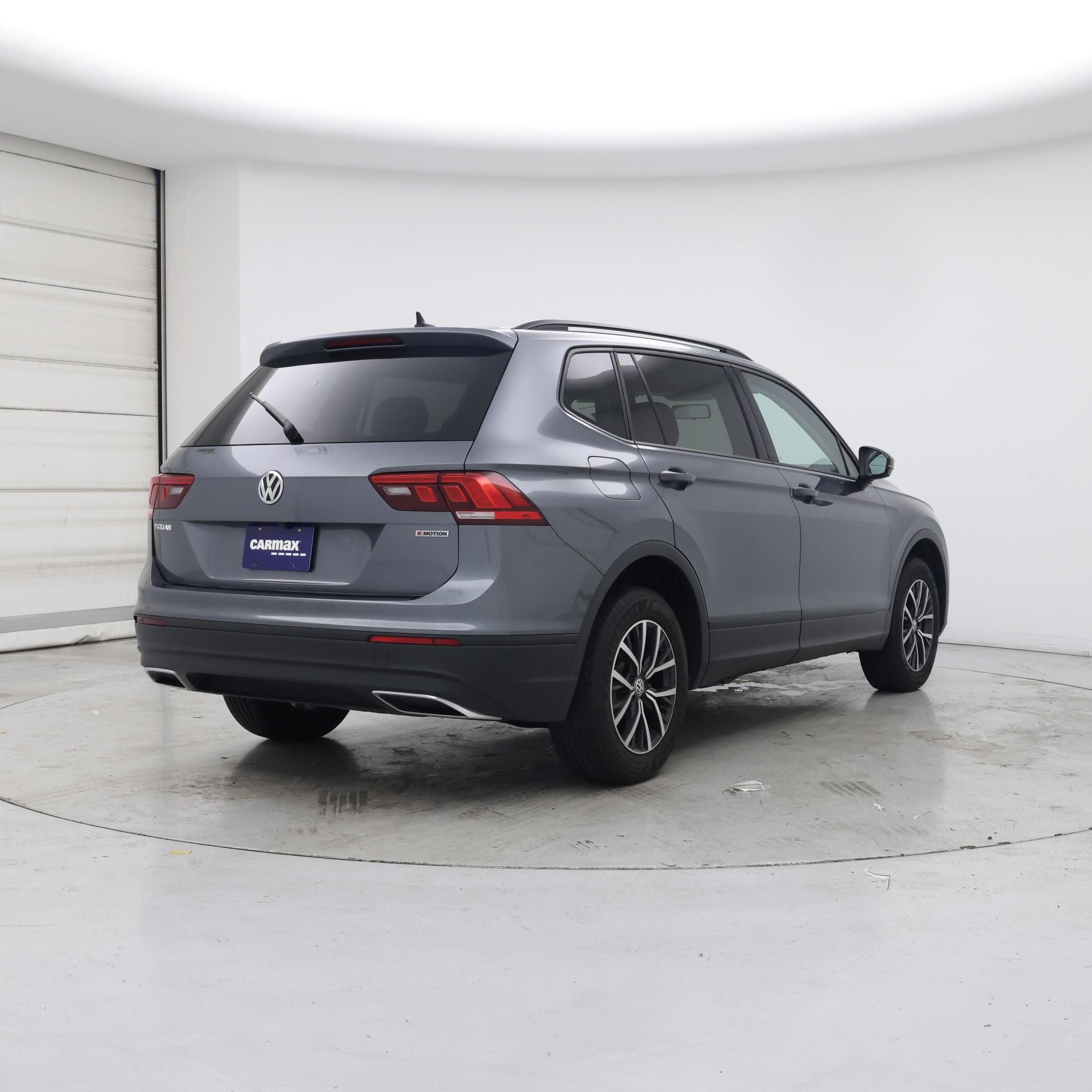 Thumbnail: 2021 Volkswagen Tiguan - 8