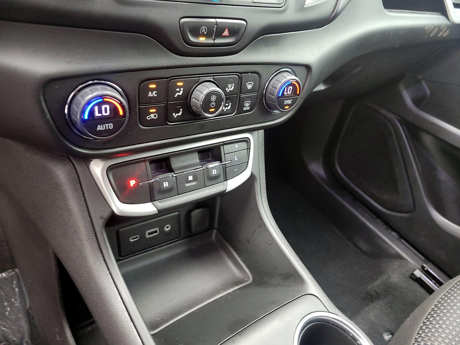 Thumbnail: 2022 GMC Terrain - 17