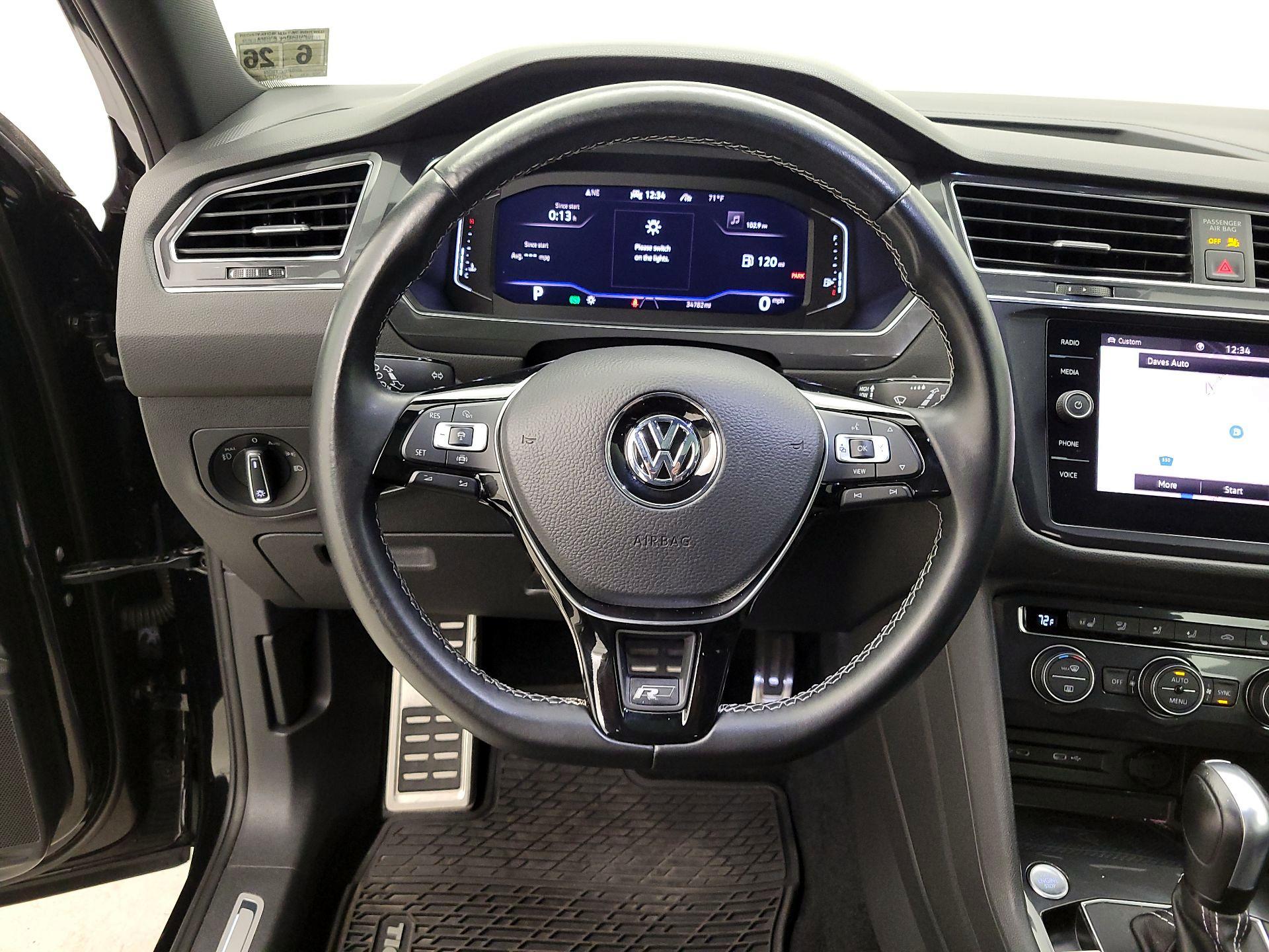 Thumbnail: 2021 Volkswagen Tiguan - 10