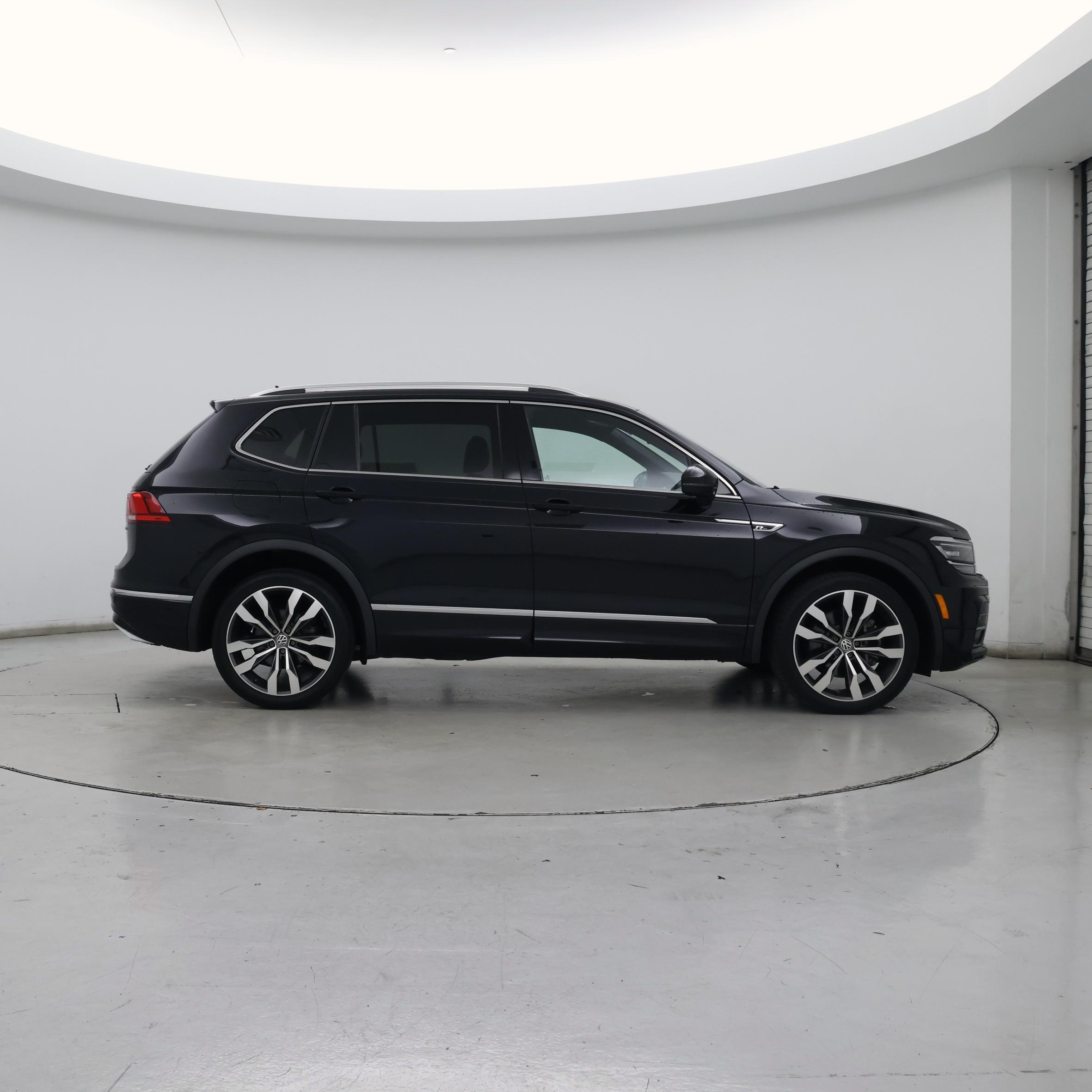 Thumbnail: 2021 Volkswagen Tiguan - 7