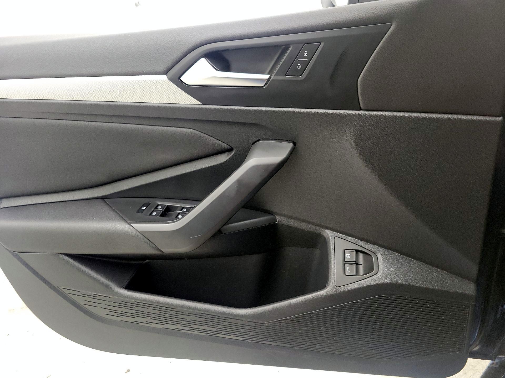Thumbnail: 2021 Volkswagen Jetta - 12