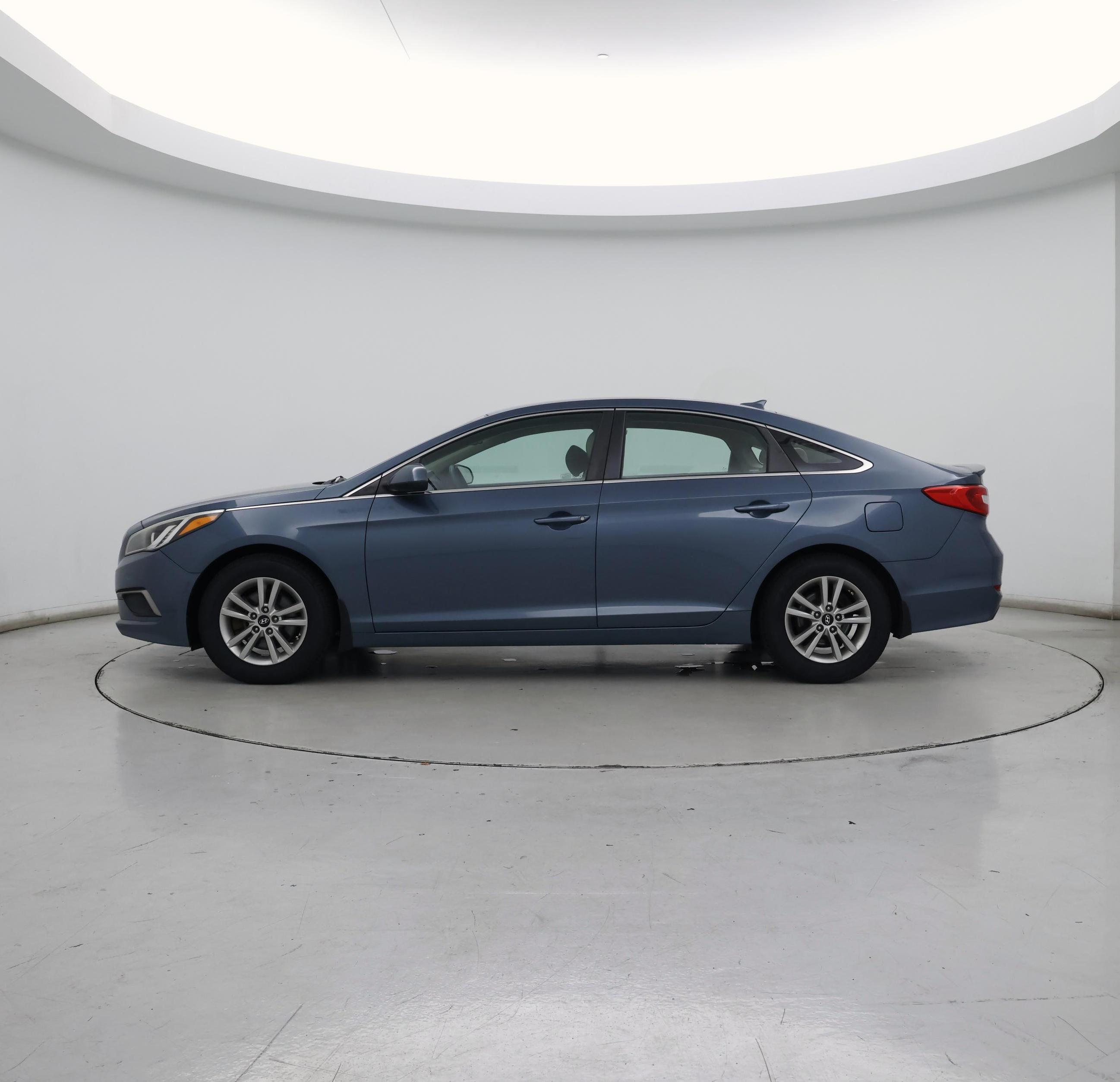 Thumbnail: 2017 Hyundai Sonata - 3