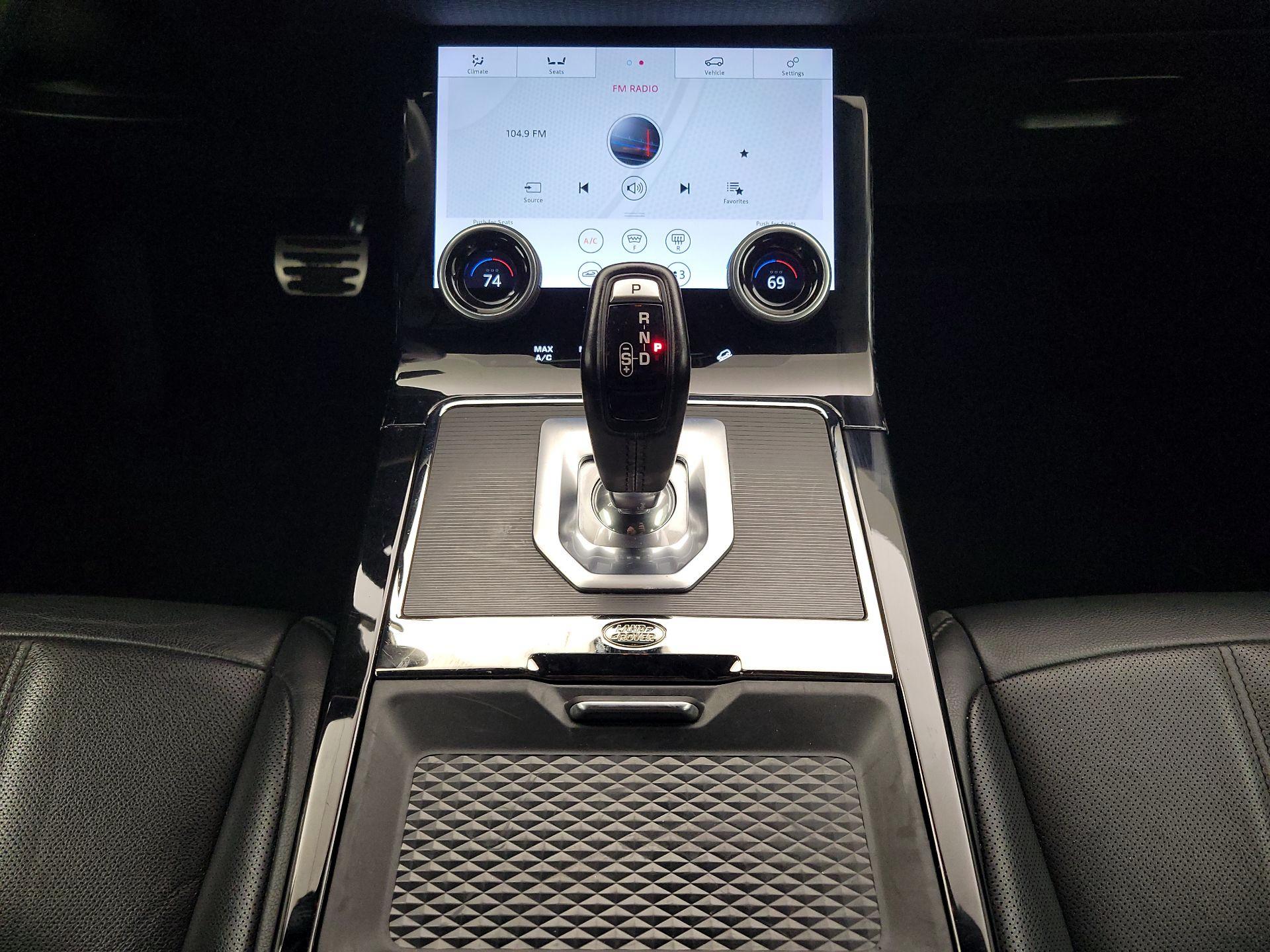 Thumbnail: 2020 Land Rover Range Rover Evoque - 17