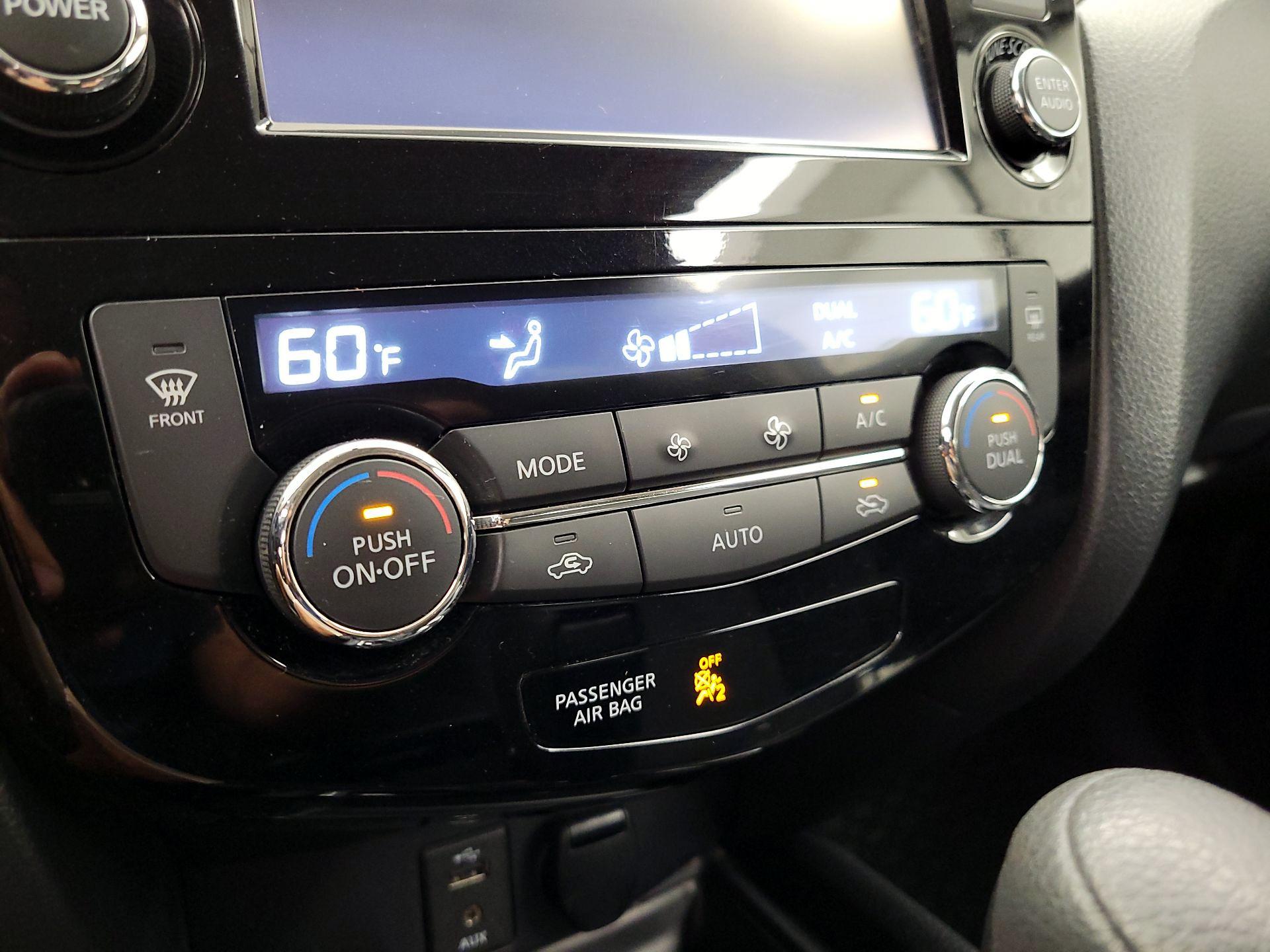 Thumbnail: 2016 Nissan Rogue - 17