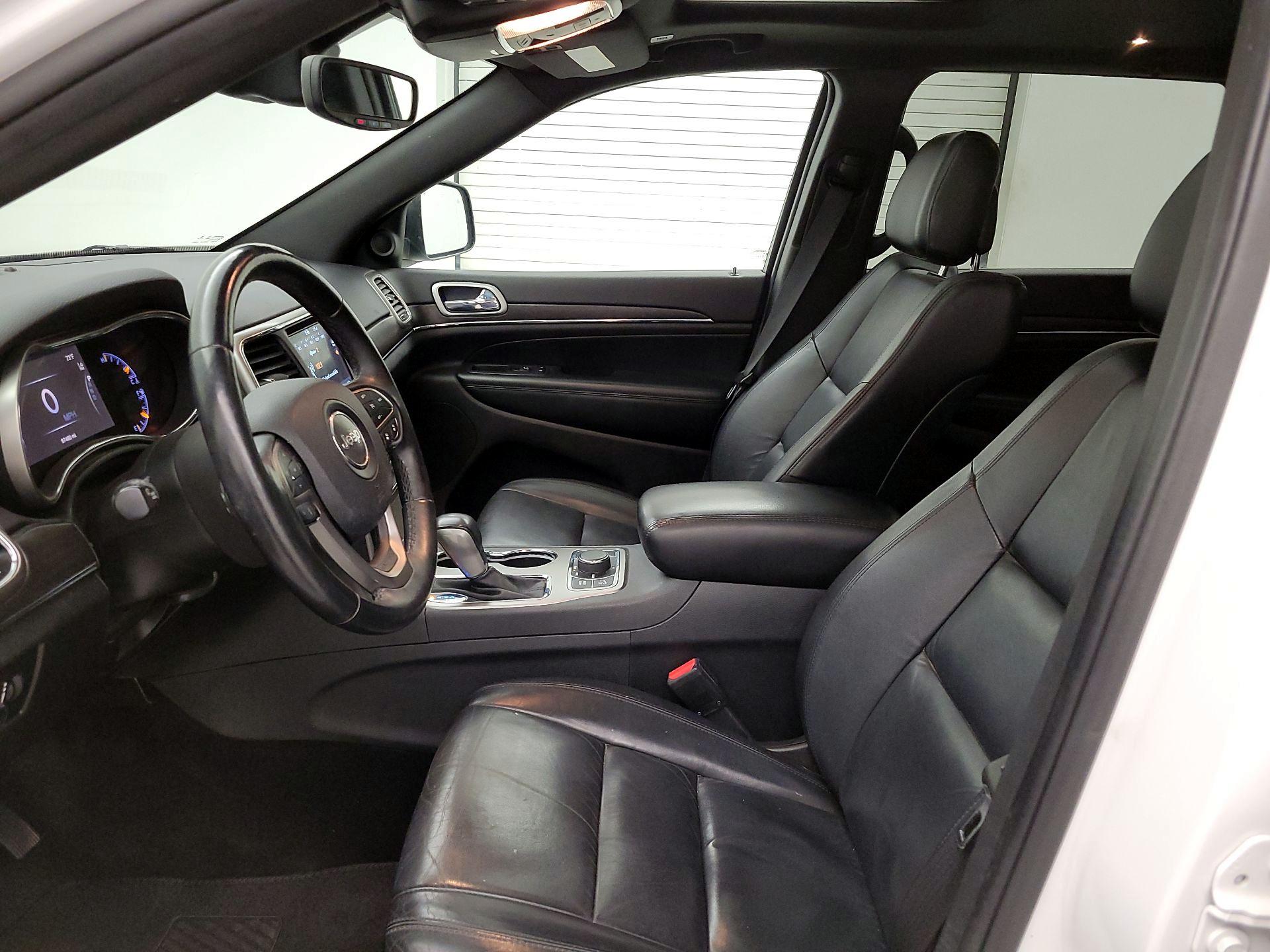 Thumbnail: 2018 Jeep Grand Cherokee - 11