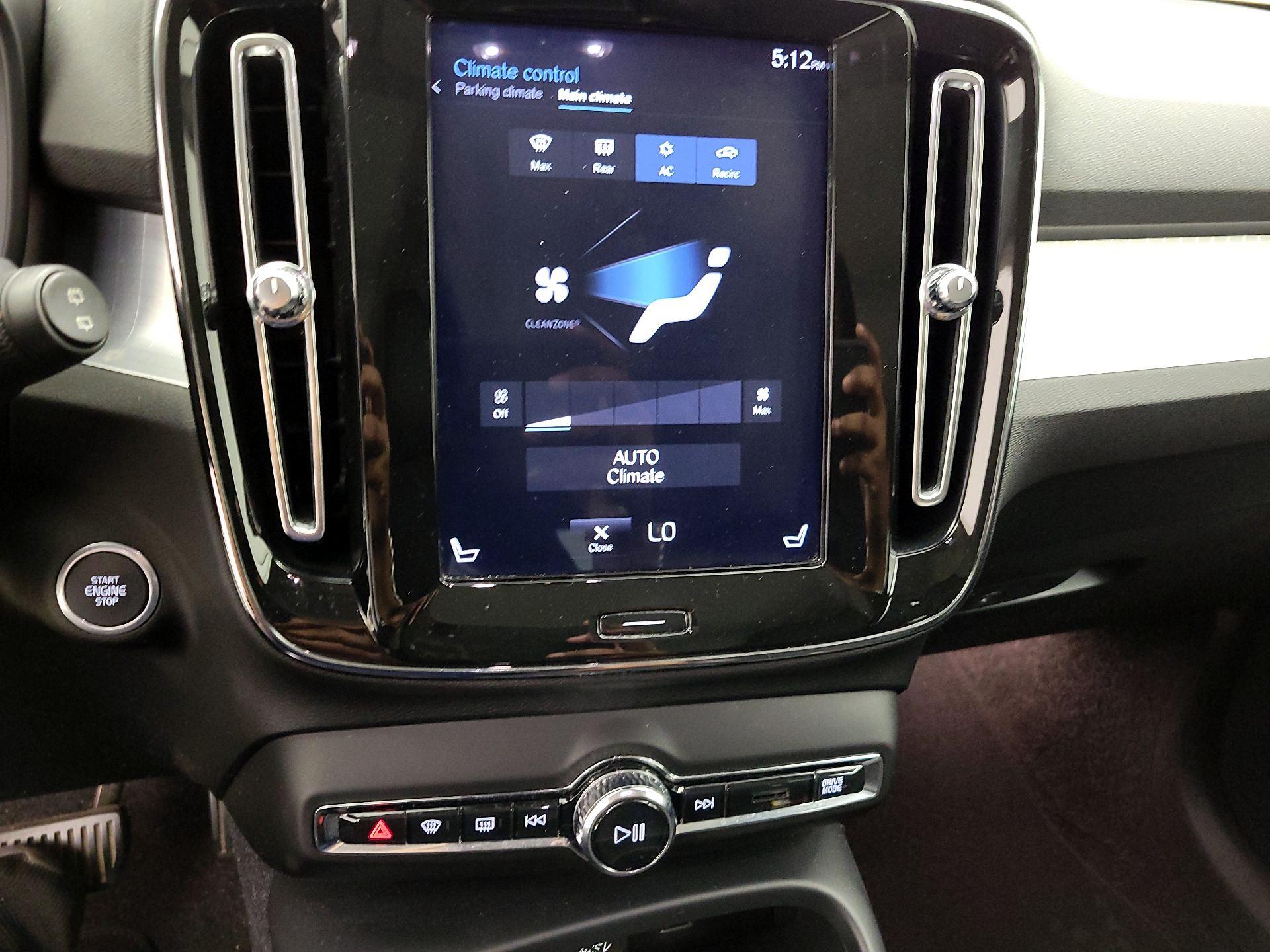 Thumbnail: 2020 Volvo XC40 - 17