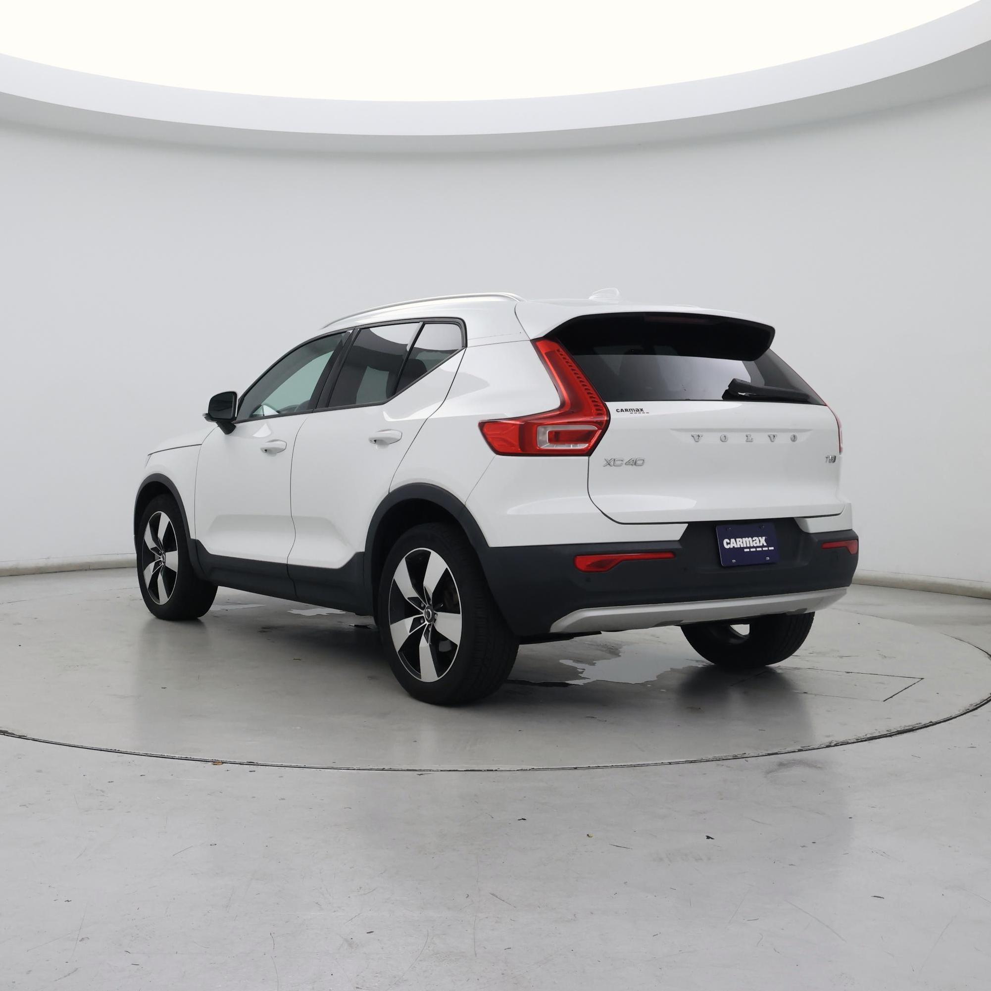 Thumbnail: 2020 Volvo XC40 - 2