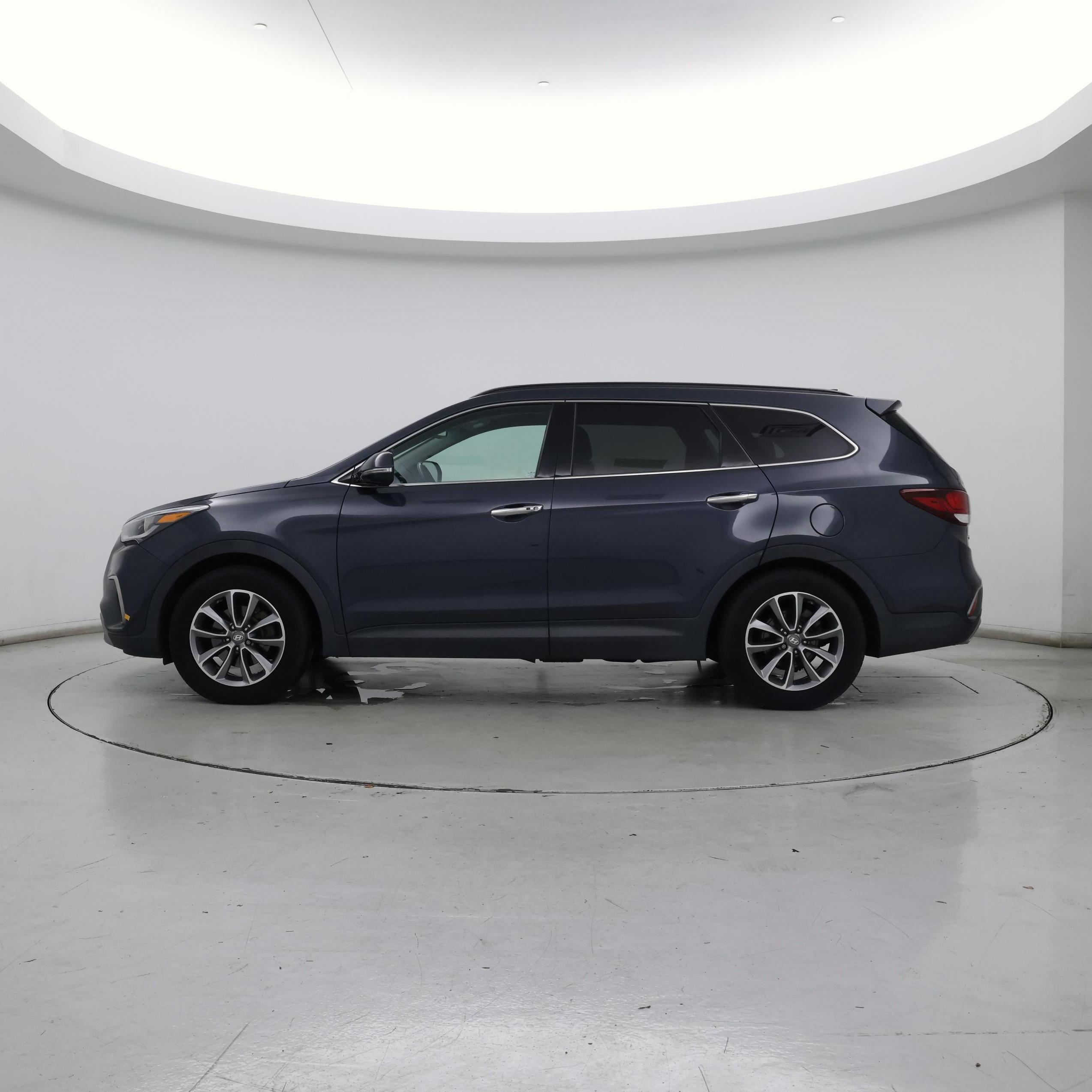 Thumbnail: 2018 Hyundai Santa Fe - 3