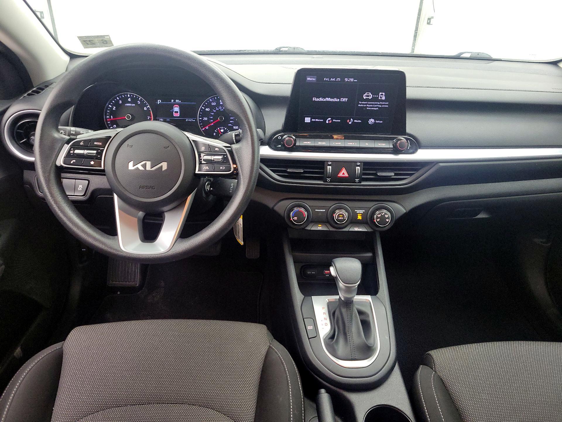 Thumbnail: 2022 Kia Forte - 9