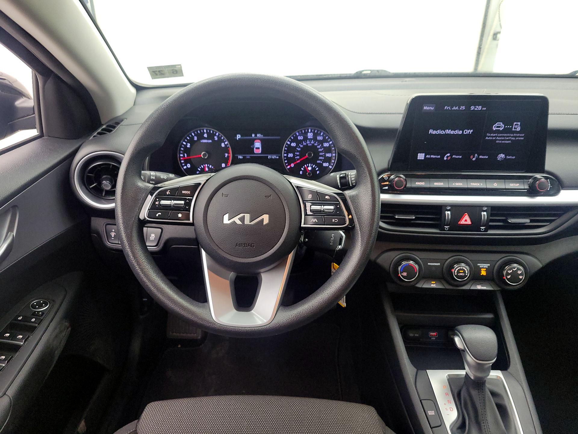 Thumbnail: 2022 Kia Forte - 10