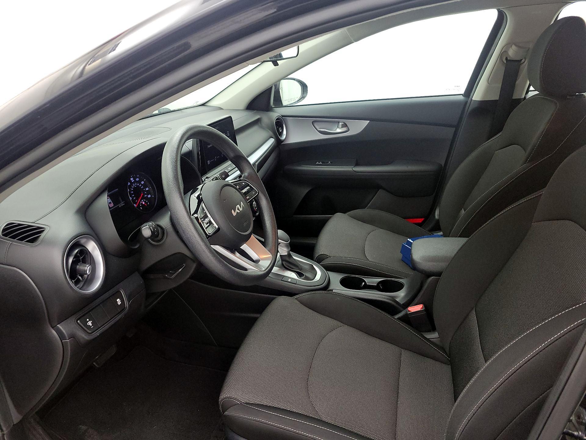 Thumbnail: 2022 Kia Forte - 11