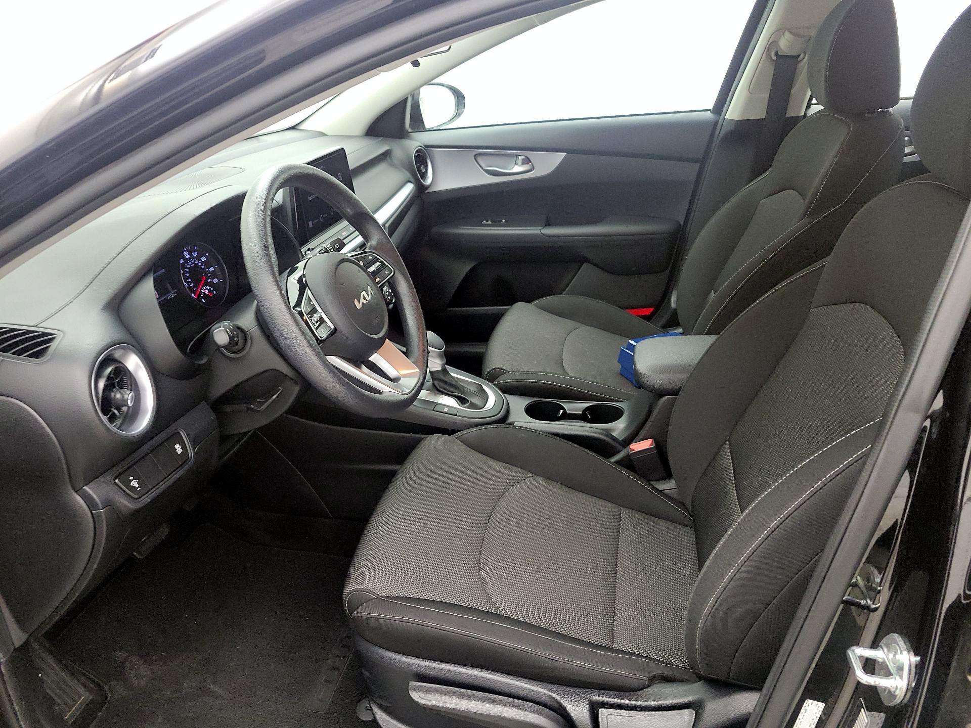 Thumbnail: 2022 Kia Forte - 12