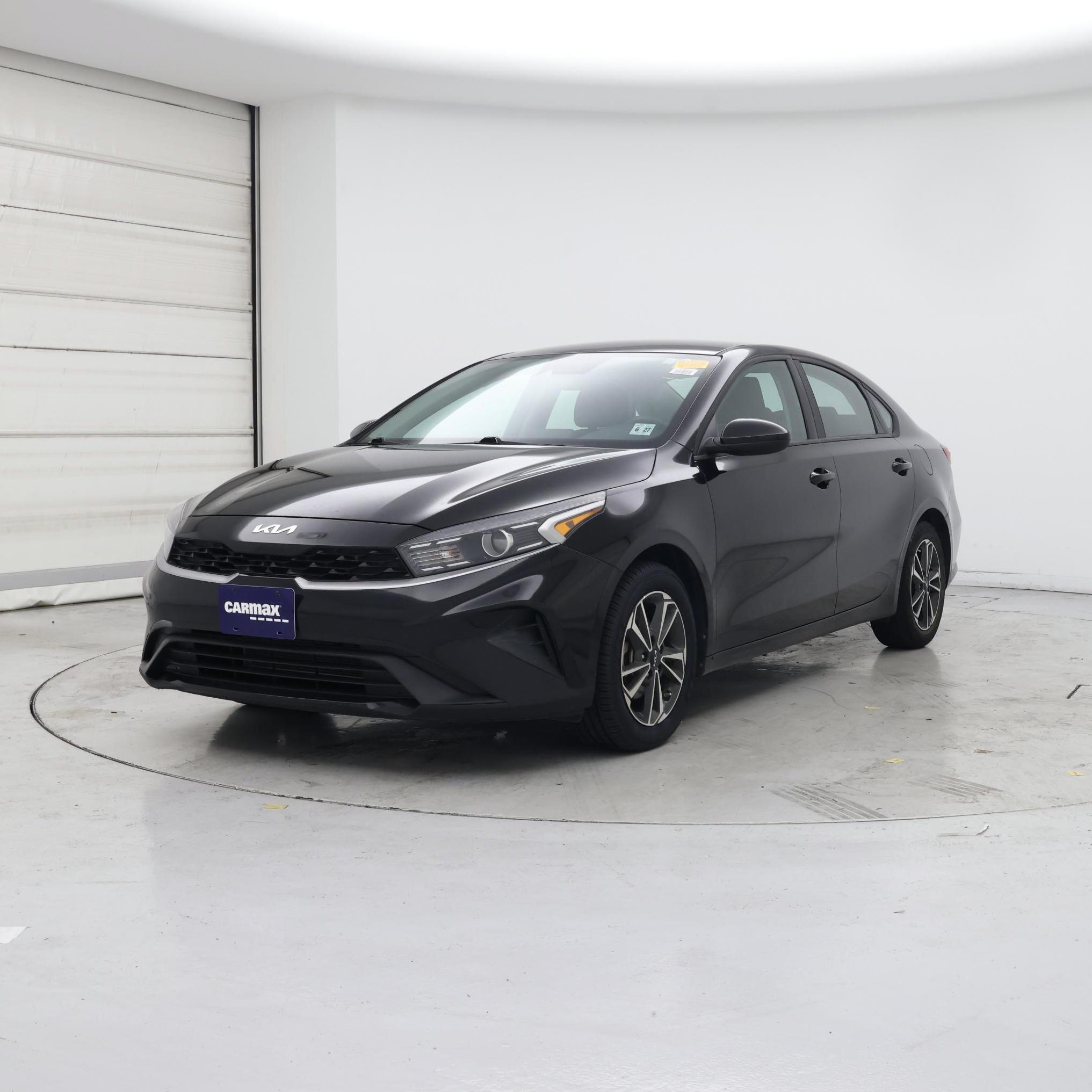 Thumbnail: 2022 Kia Forte - 4