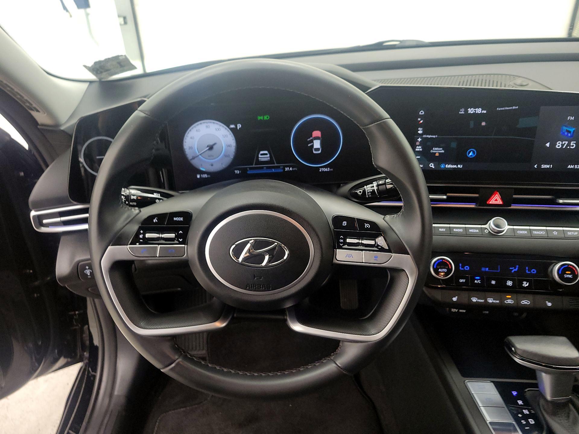 Thumbnail: 2023 Hyundai Elantra - 10