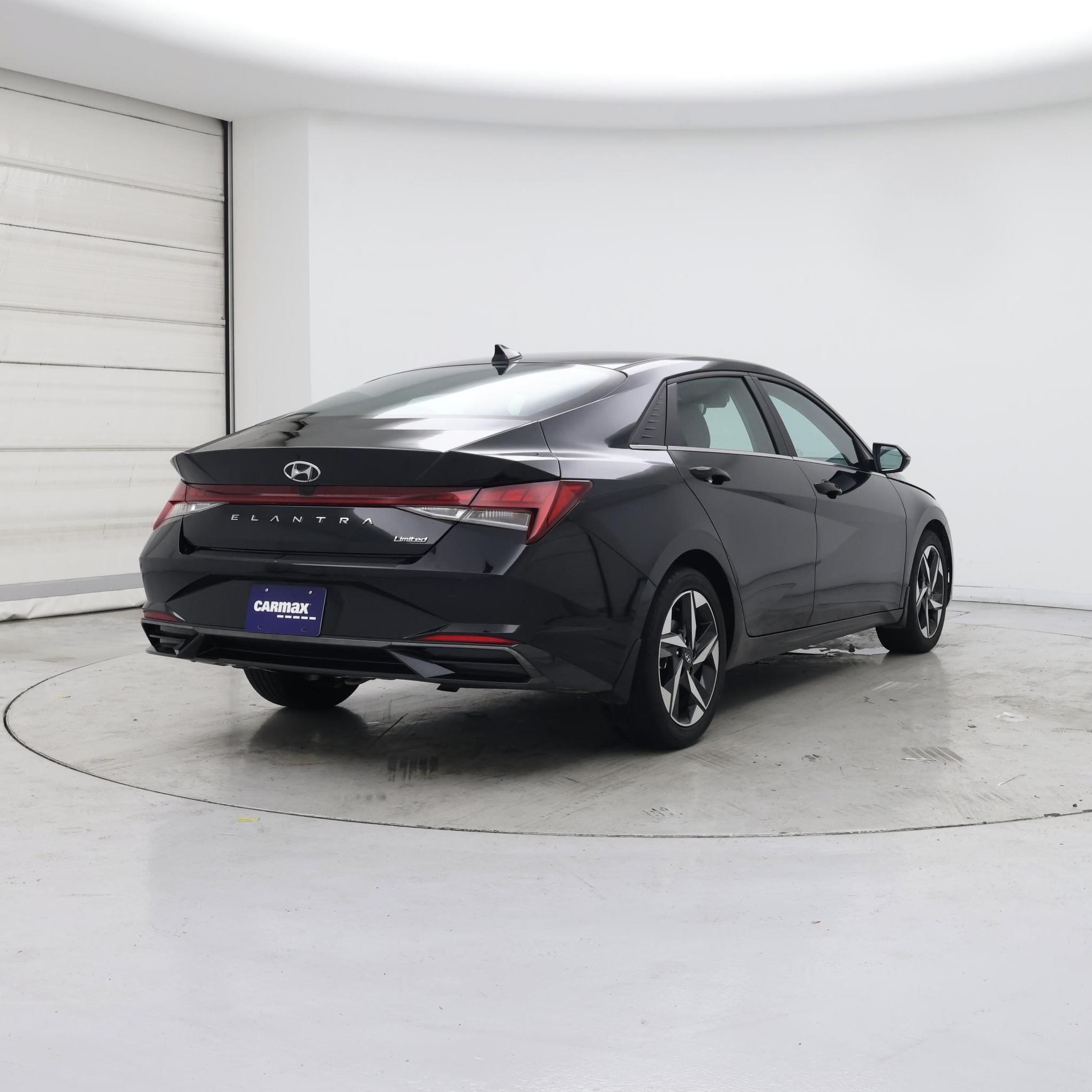 Thumbnail: 2023 Hyundai Elantra - 8