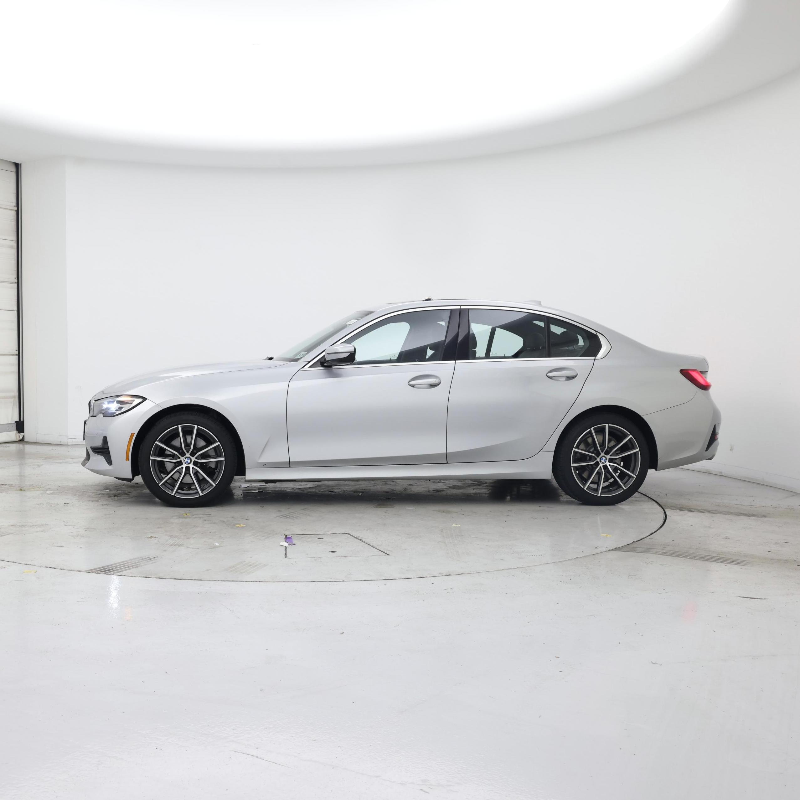 Thumbnail: 2019 BMW 3 Series - 3