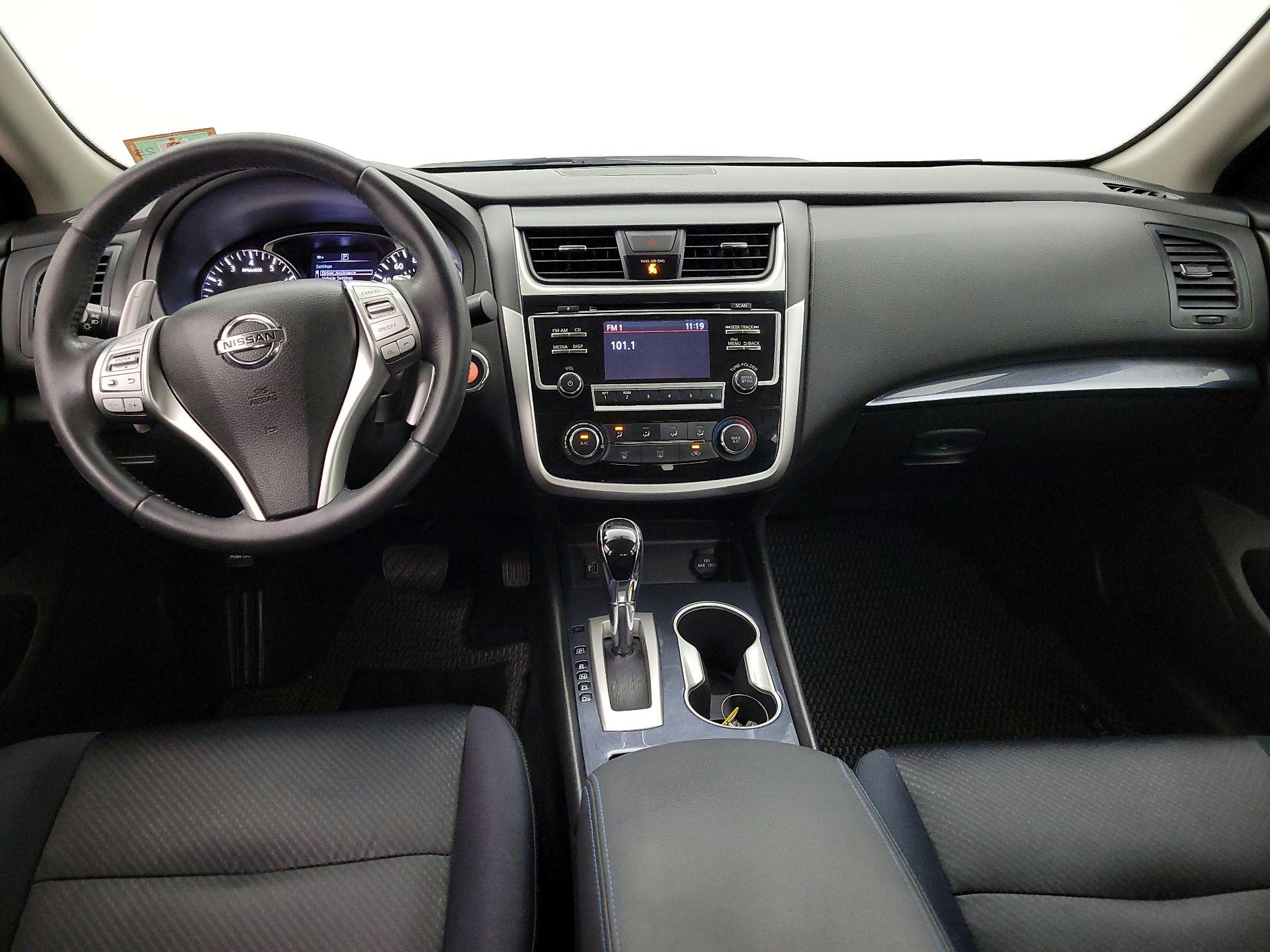 Thumbnail: 2018 Nissan Altima - 9