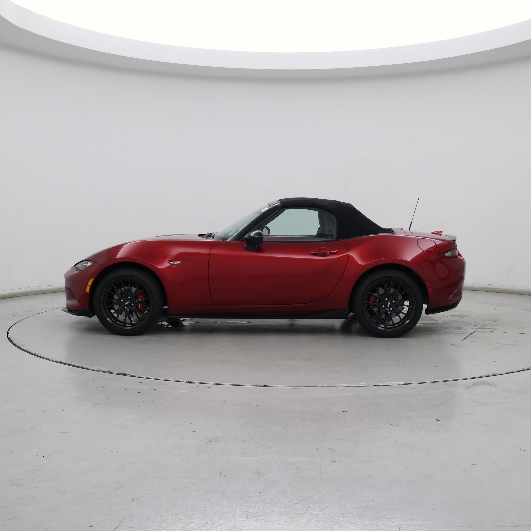 Thumbnail: 2023 Mazda MX-5 Miata - 3