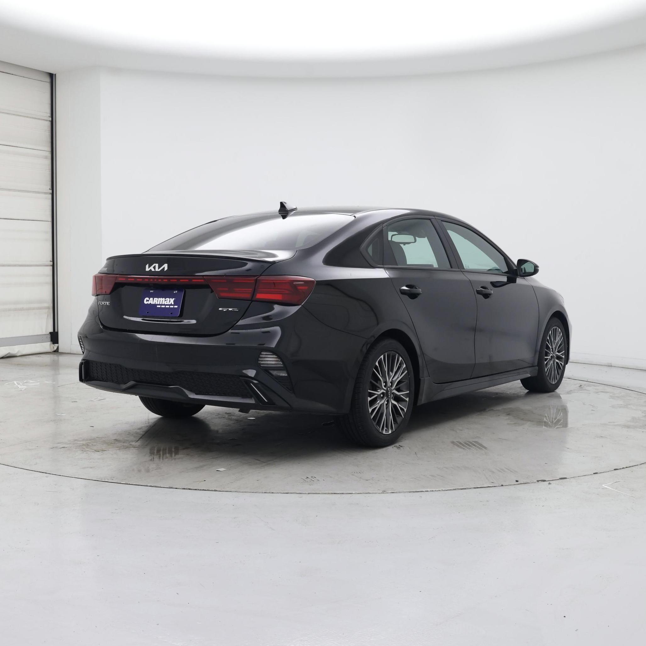 Thumbnail: 2023 Kia Forte - 8