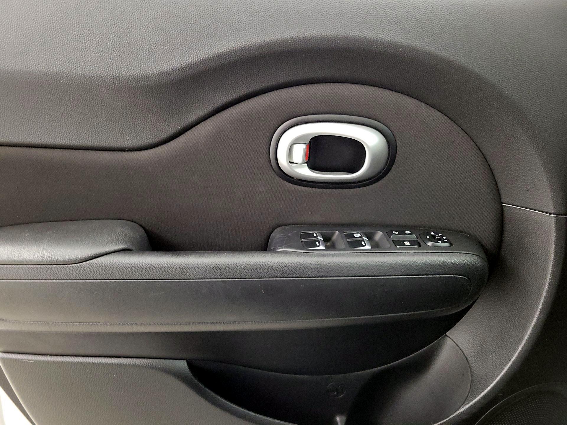 Thumbnail: 2019 Kia Soul - 12
