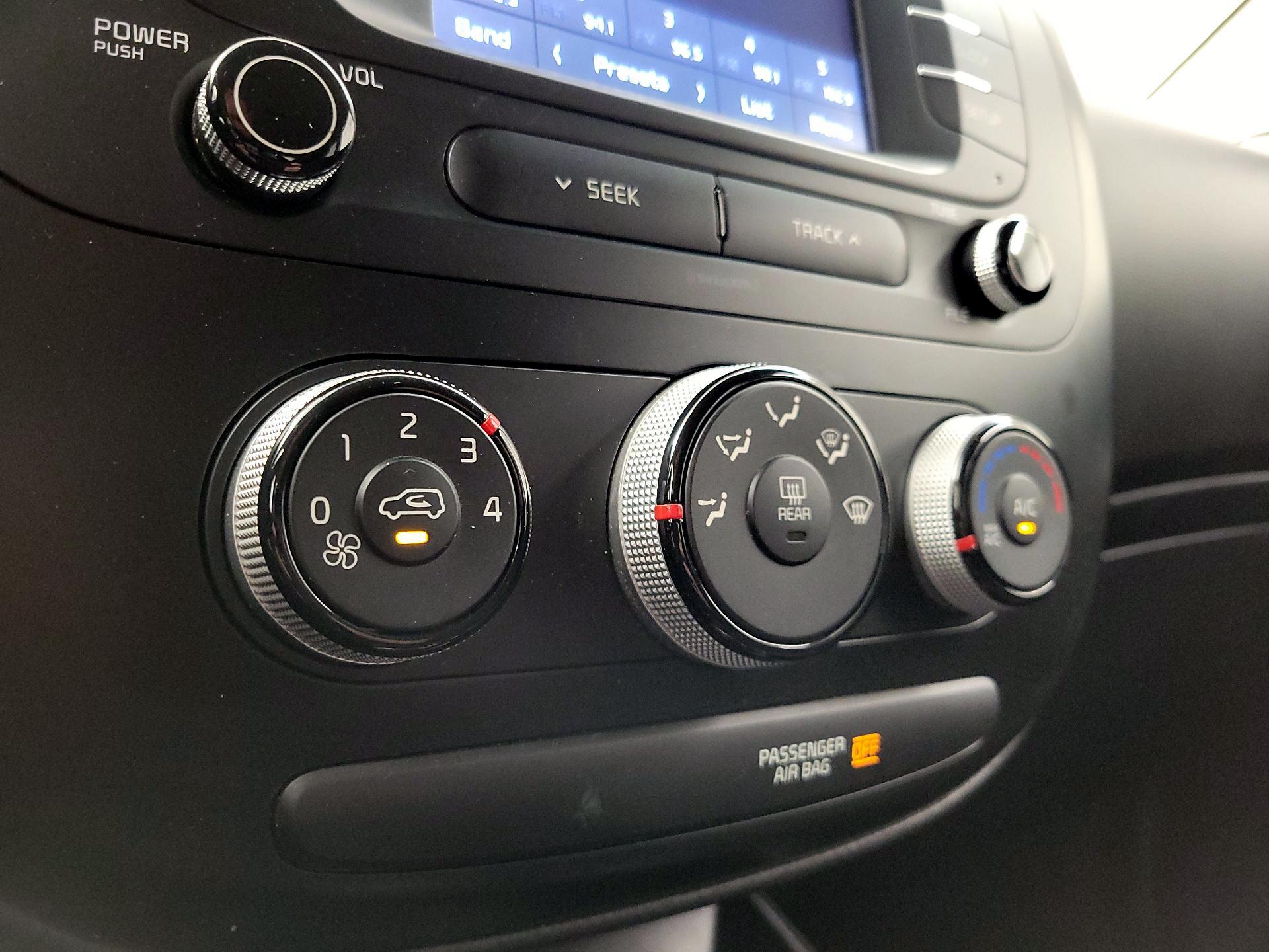 Thumbnail: 2019 Kia Soul - 16