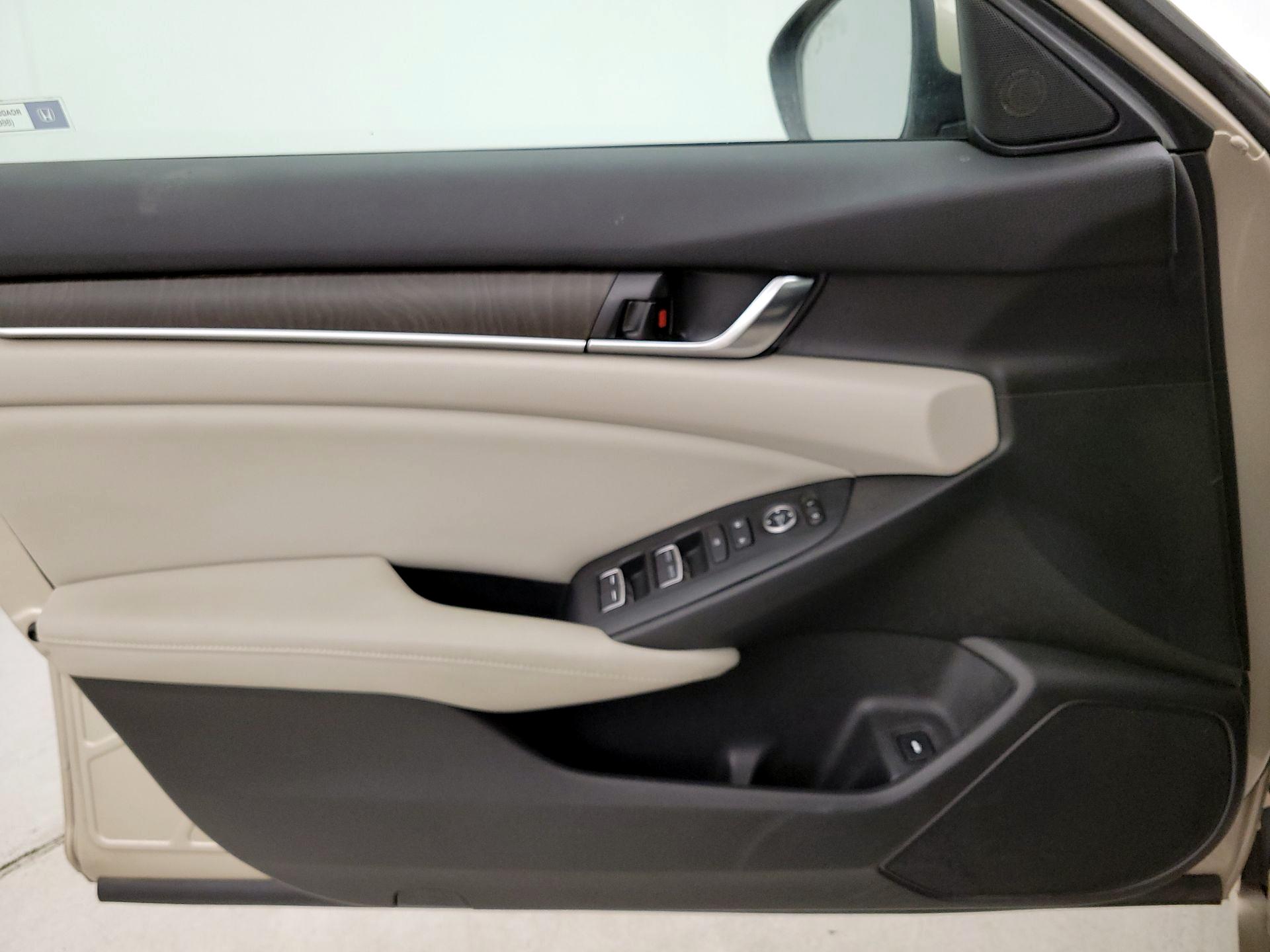 Thumbnail: 2018 Honda Accord - 12
