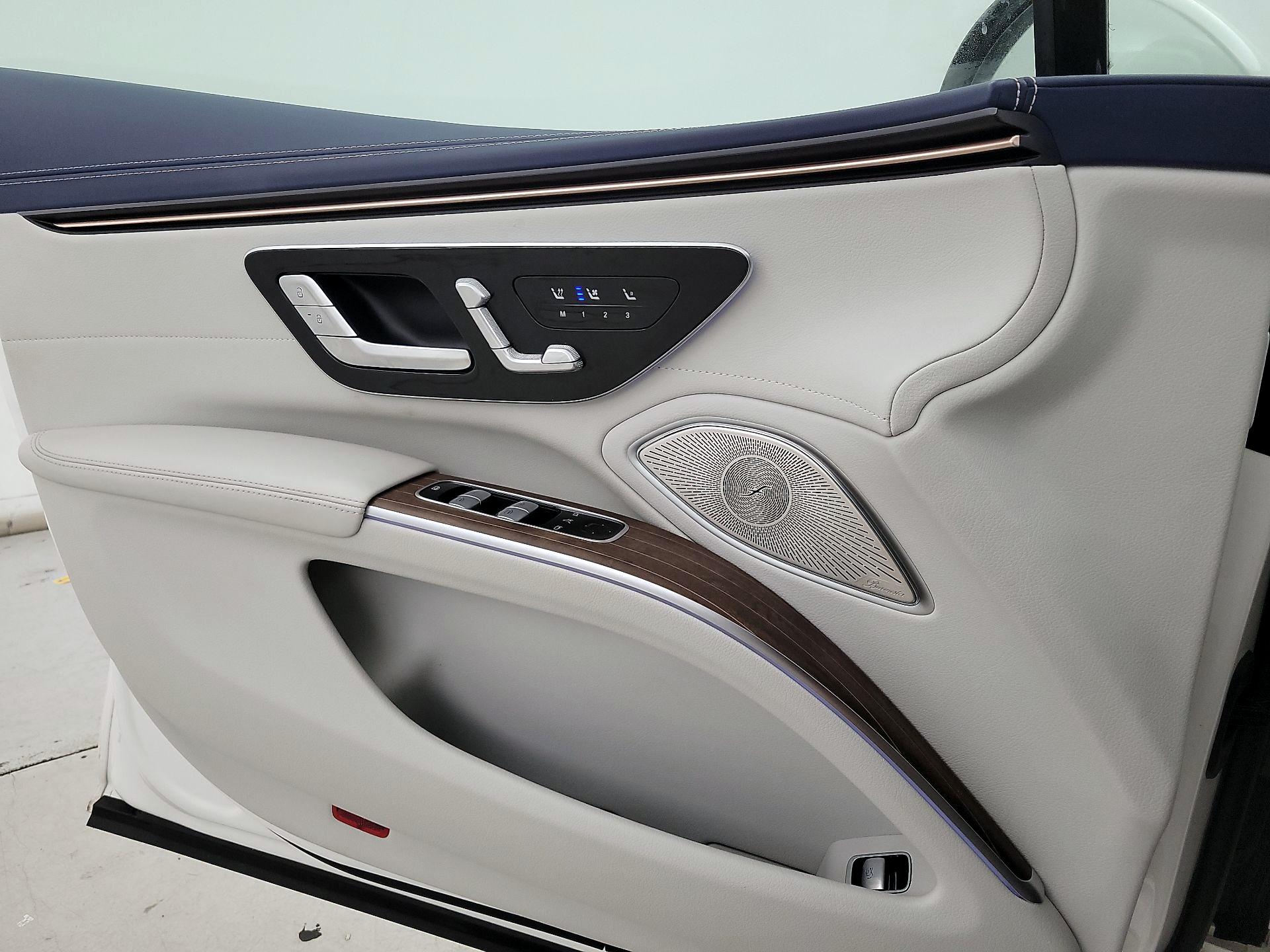 Thumbnail: 2023 Mercedes-Benz EQS - 12