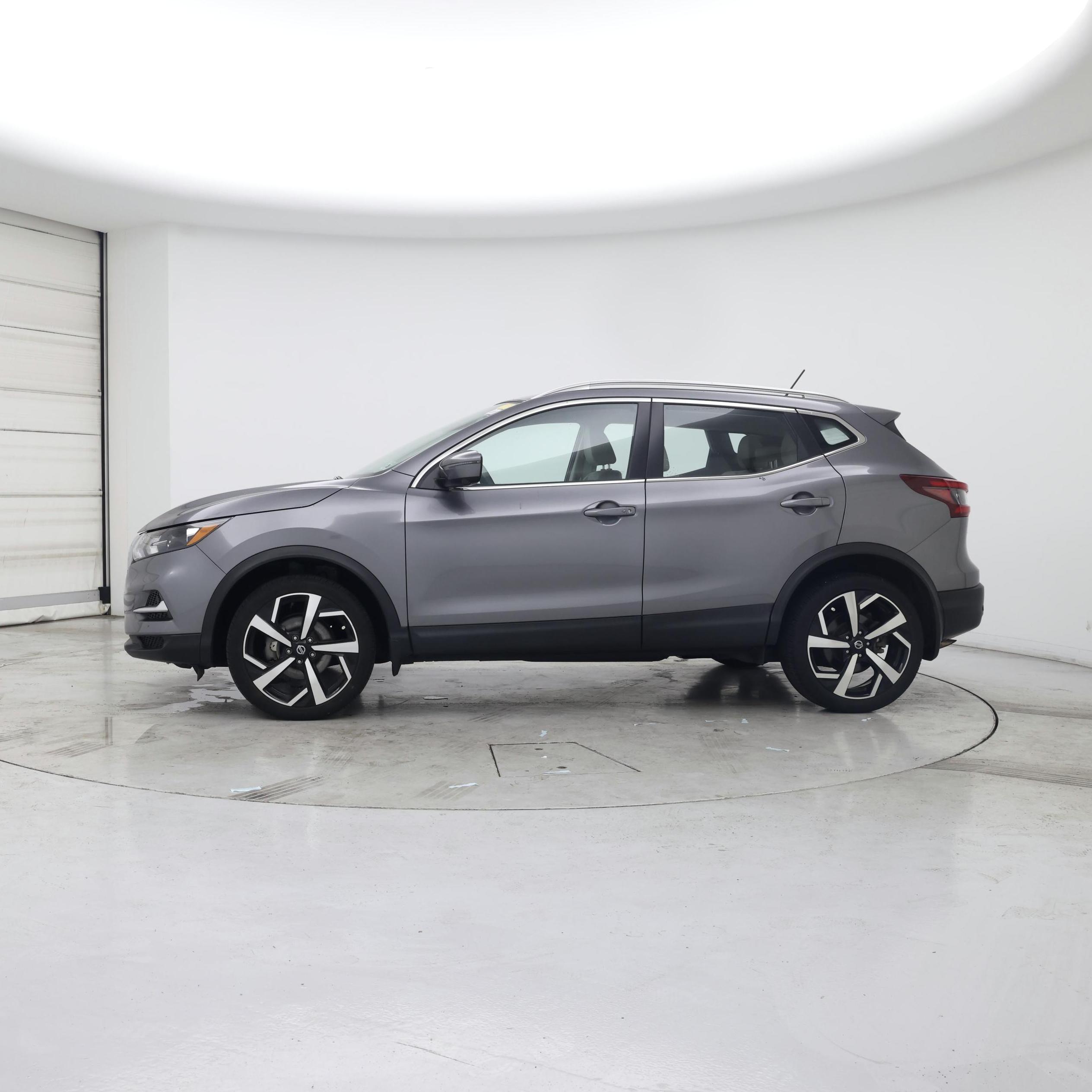 Thumbnail: 2022 Nissan Rogue Sport - 3