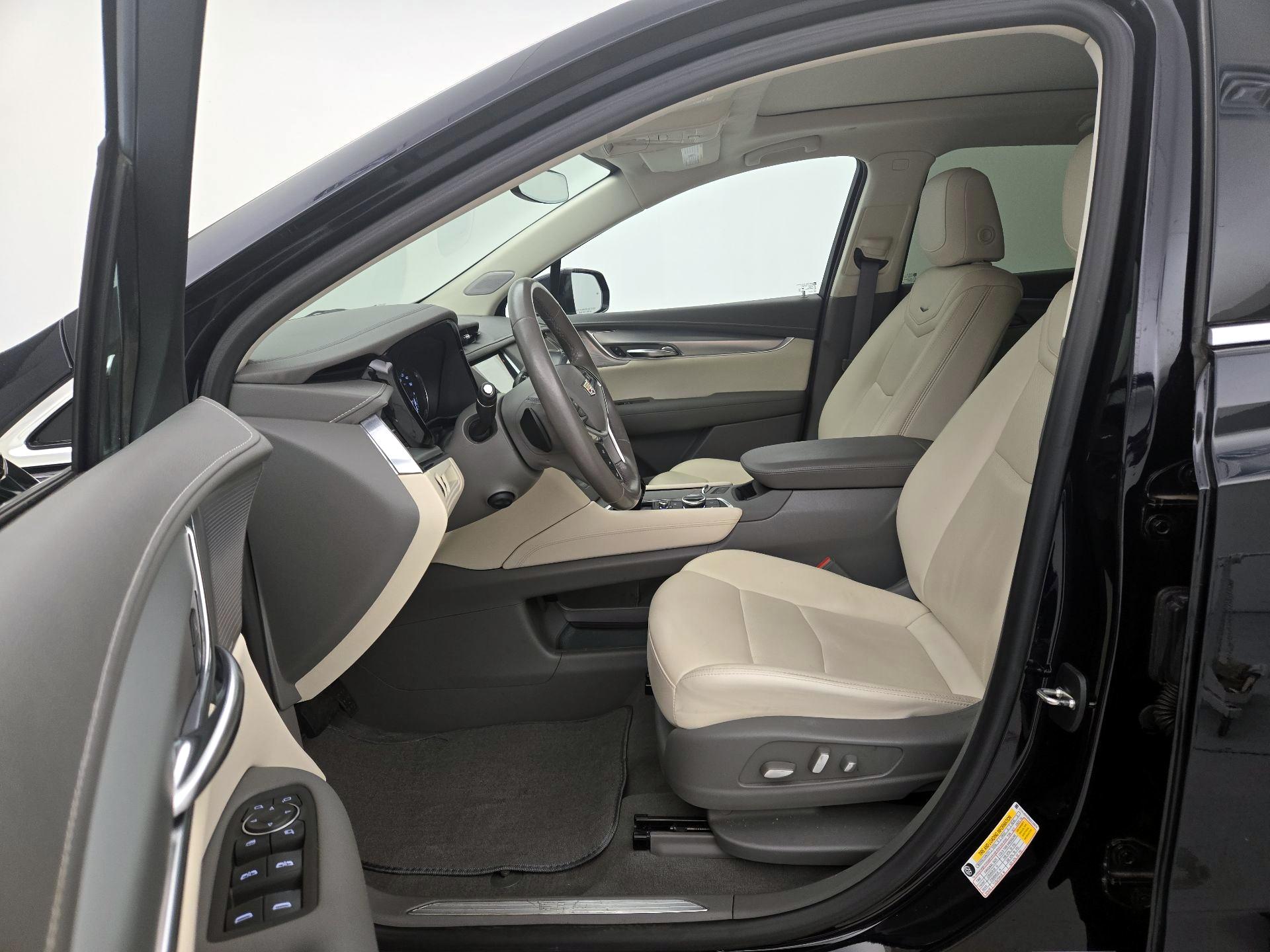 Thumbnail: 2021 Cadillac XT5 - 11