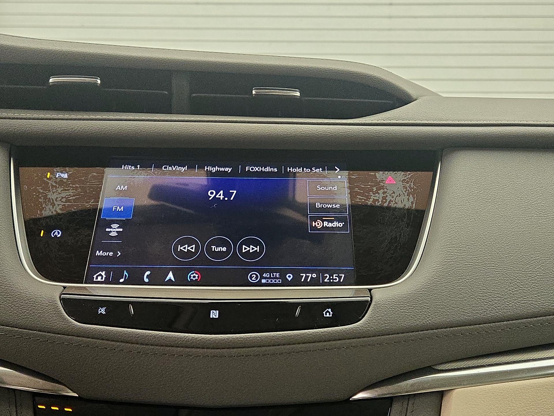 Thumbnail: 2021 Cadillac XT5 - 14
