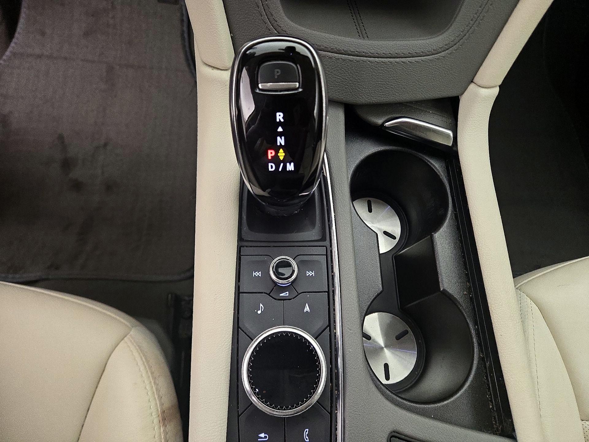 Thumbnail: 2021 Cadillac XT5 - 16