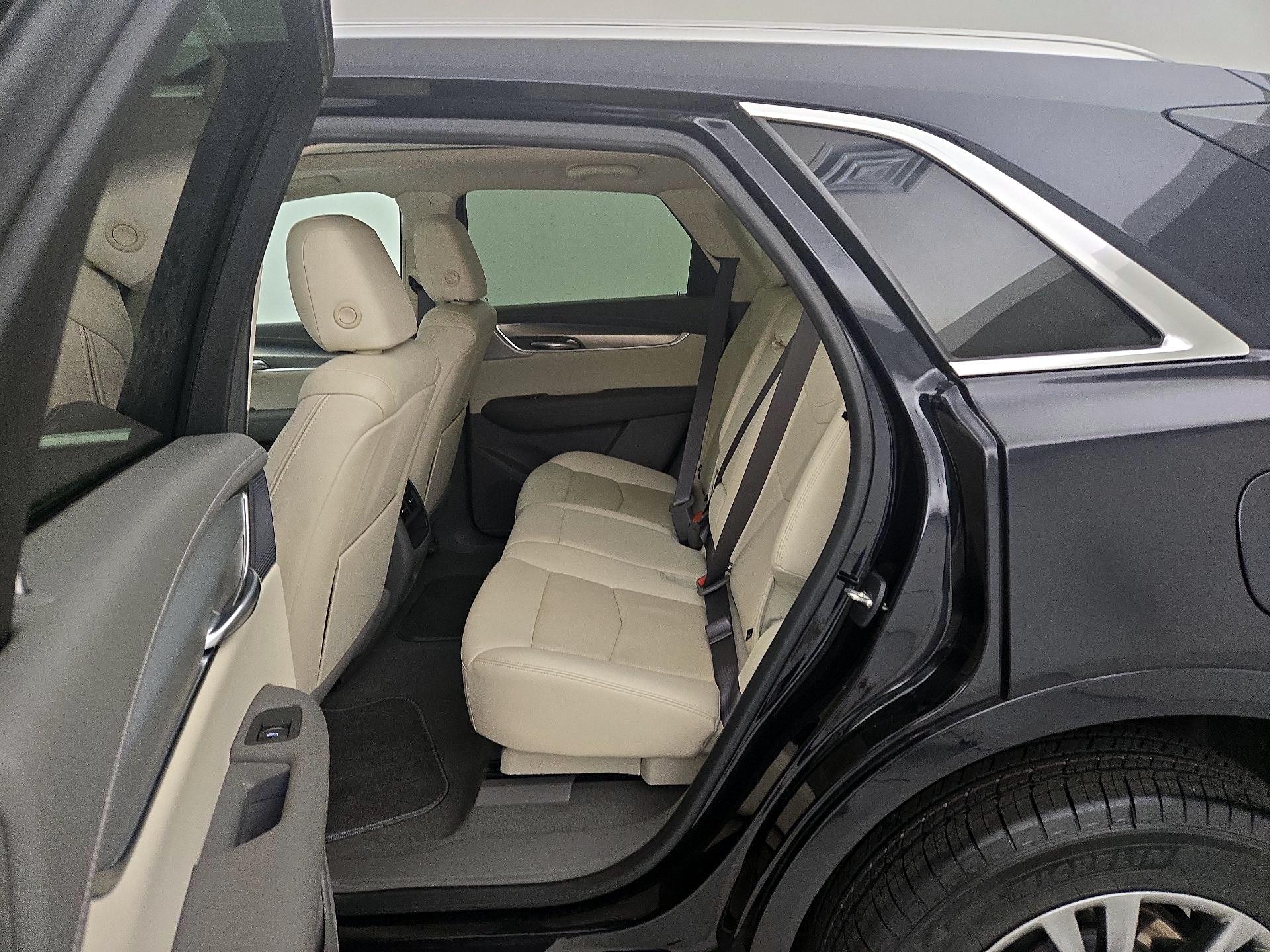 Thumbnail: 2021 Cadillac XT5 - 17
