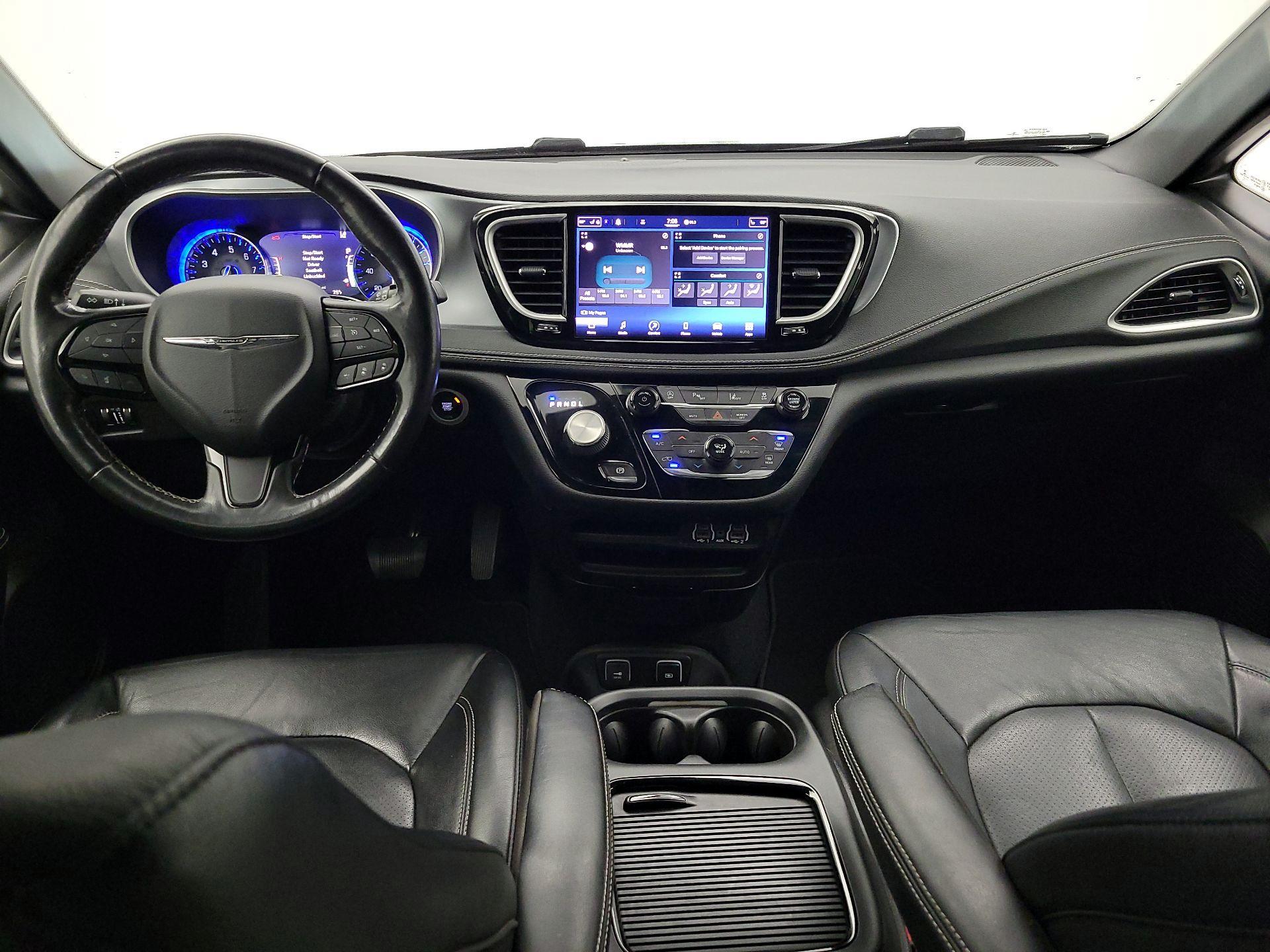Thumbnail: 2021 Chrysler Pacifica - 9