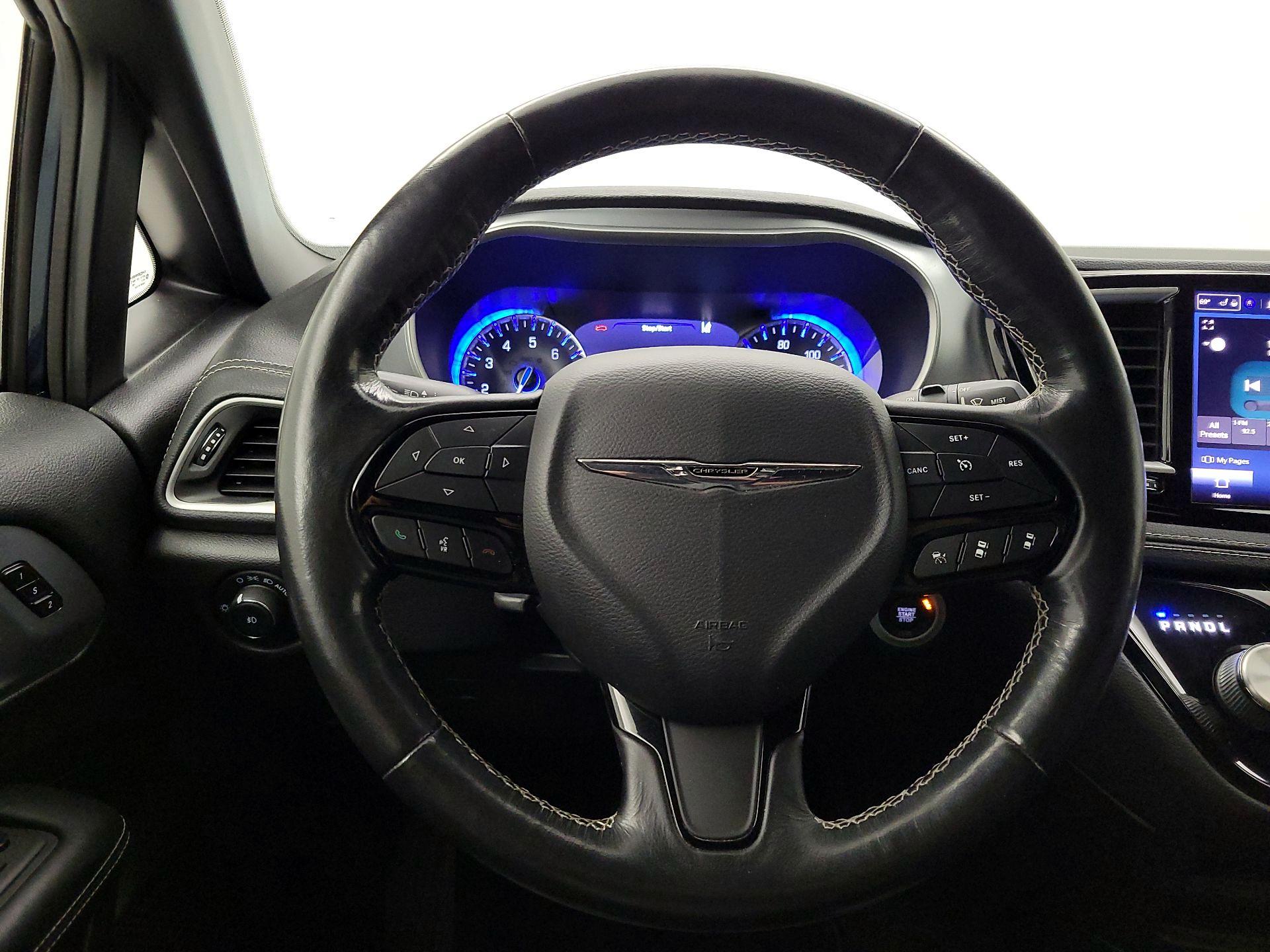 Thumbnail: 2021 Chrysler Pacifica - 10
