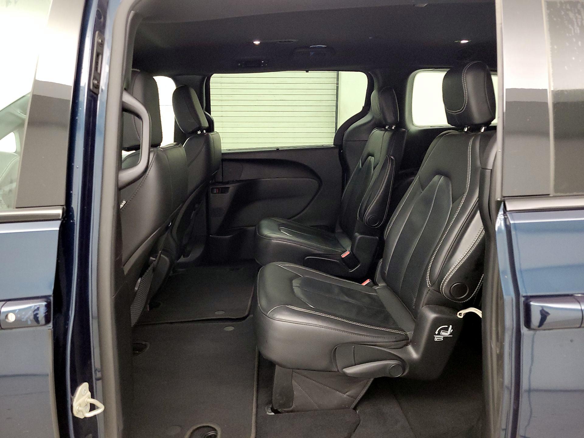Thumbnail: 2021 Chrysler Pacifica - 19