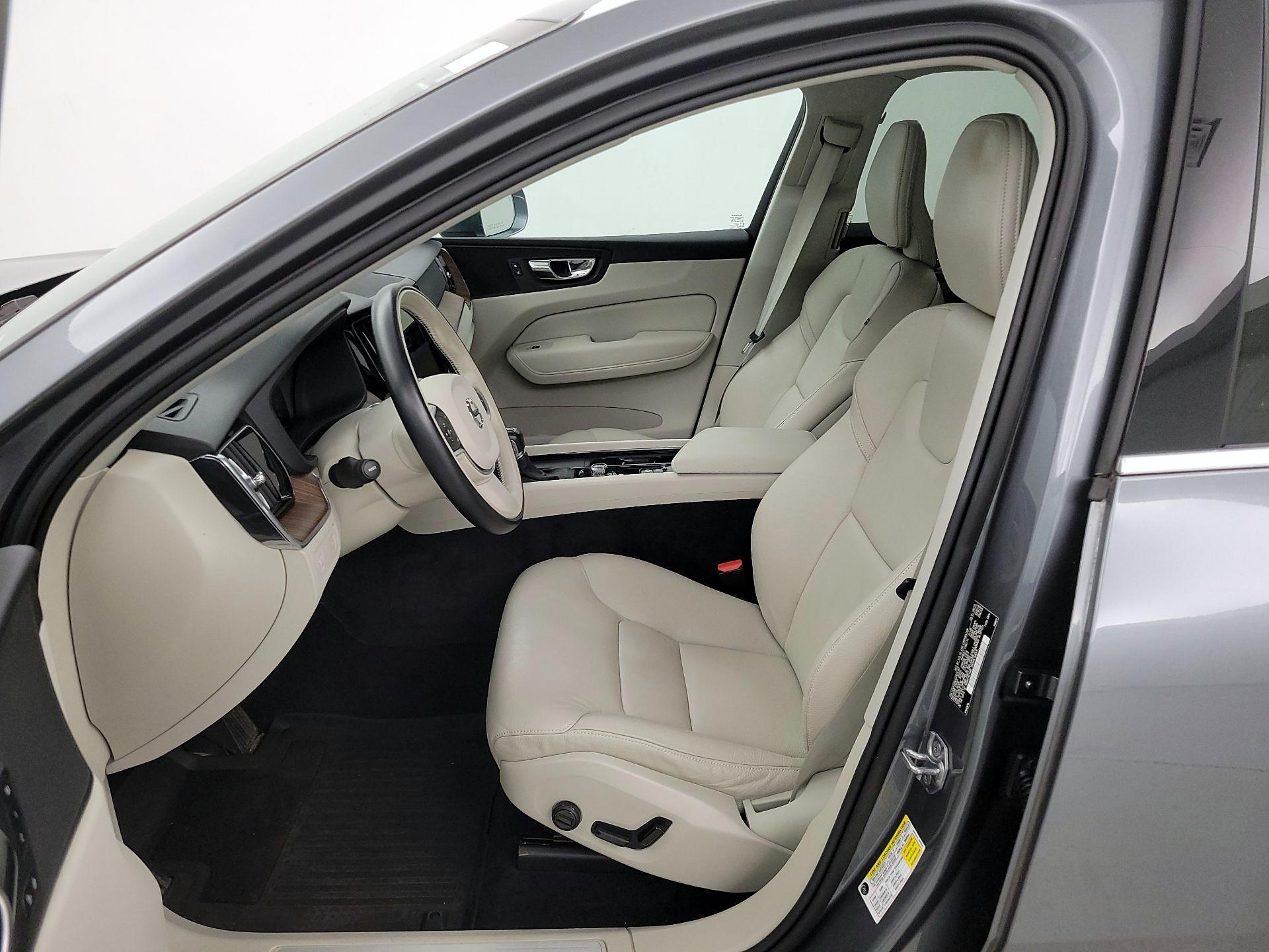 Thumbnail: 2021 Volvo XC60 - 11