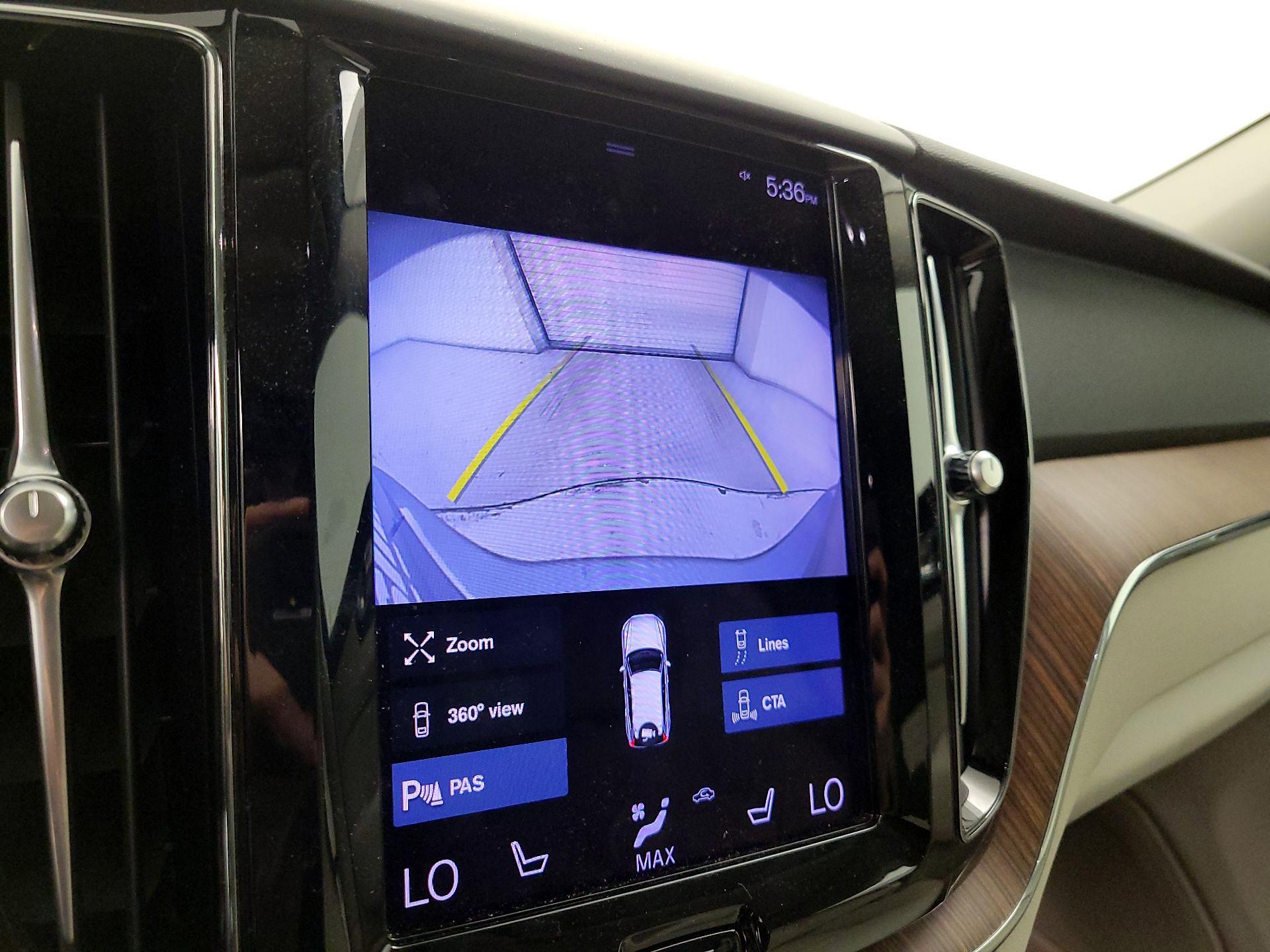 Thumbnail: 2021 Volvo XC60 - 14