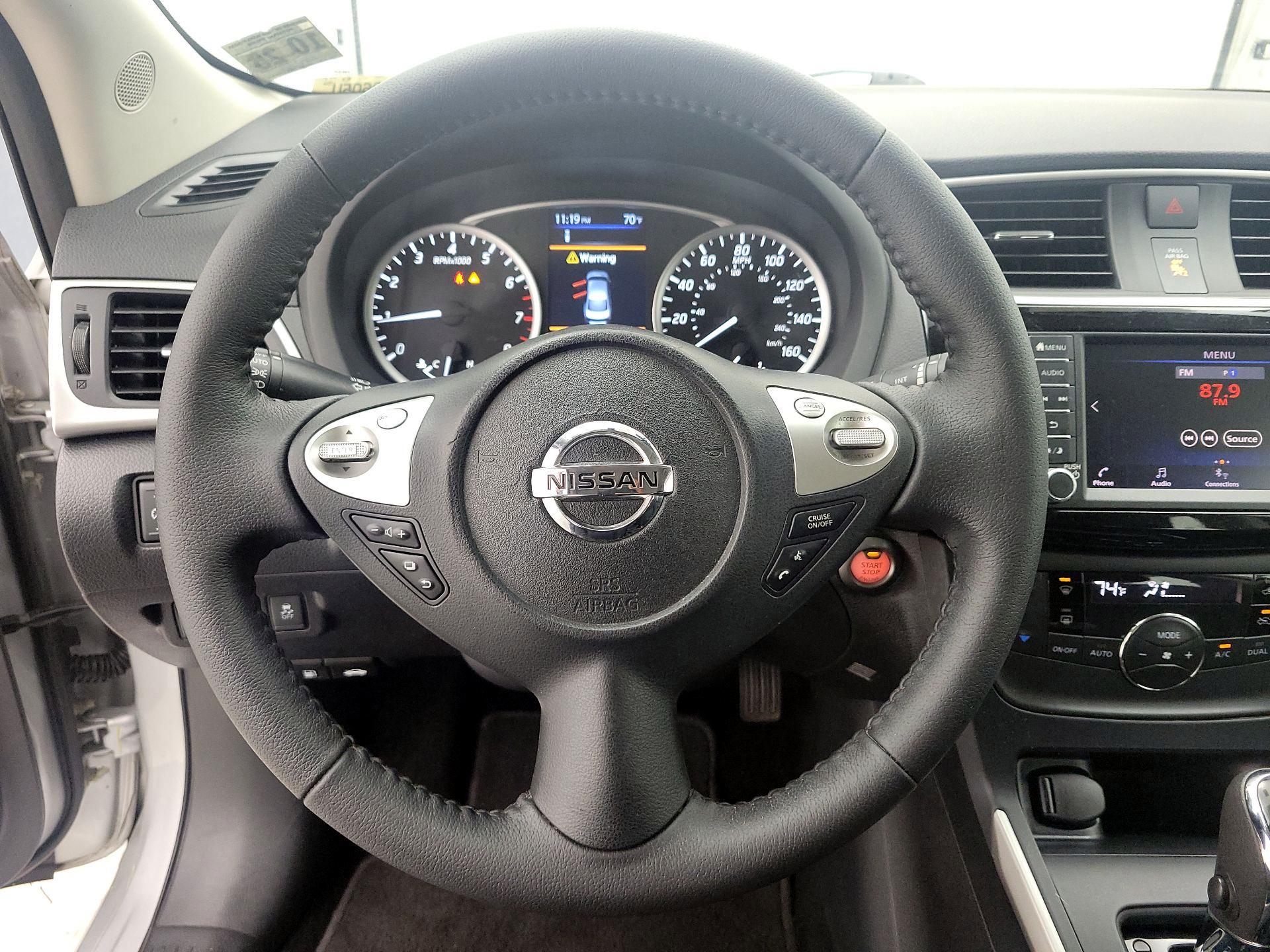 Thumbnail: 2019 Nissan Sentra - 10